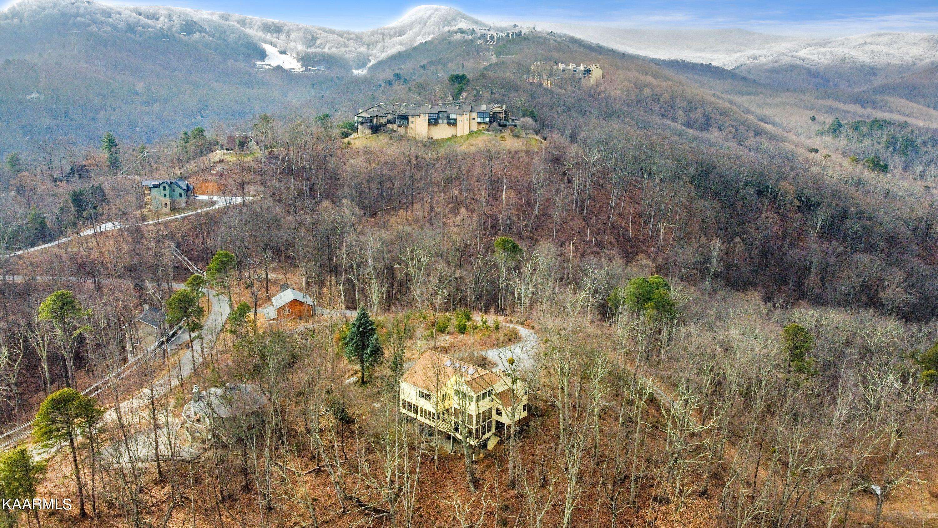 Gatlinburg, TN 37738,1322 Garrett DR