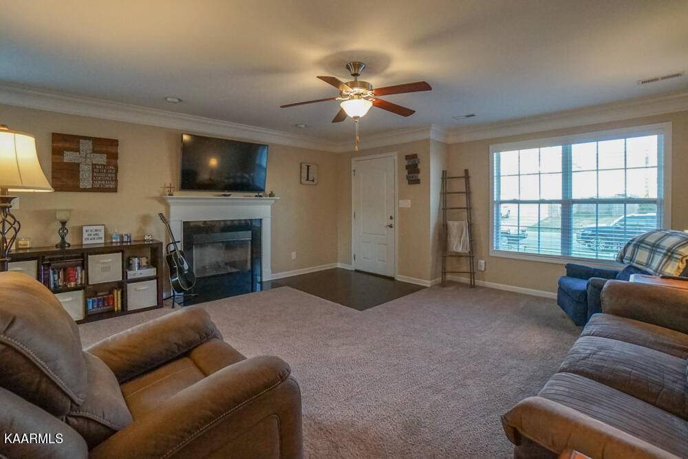 Maryville, TN 37804,211 Whistlestop LN