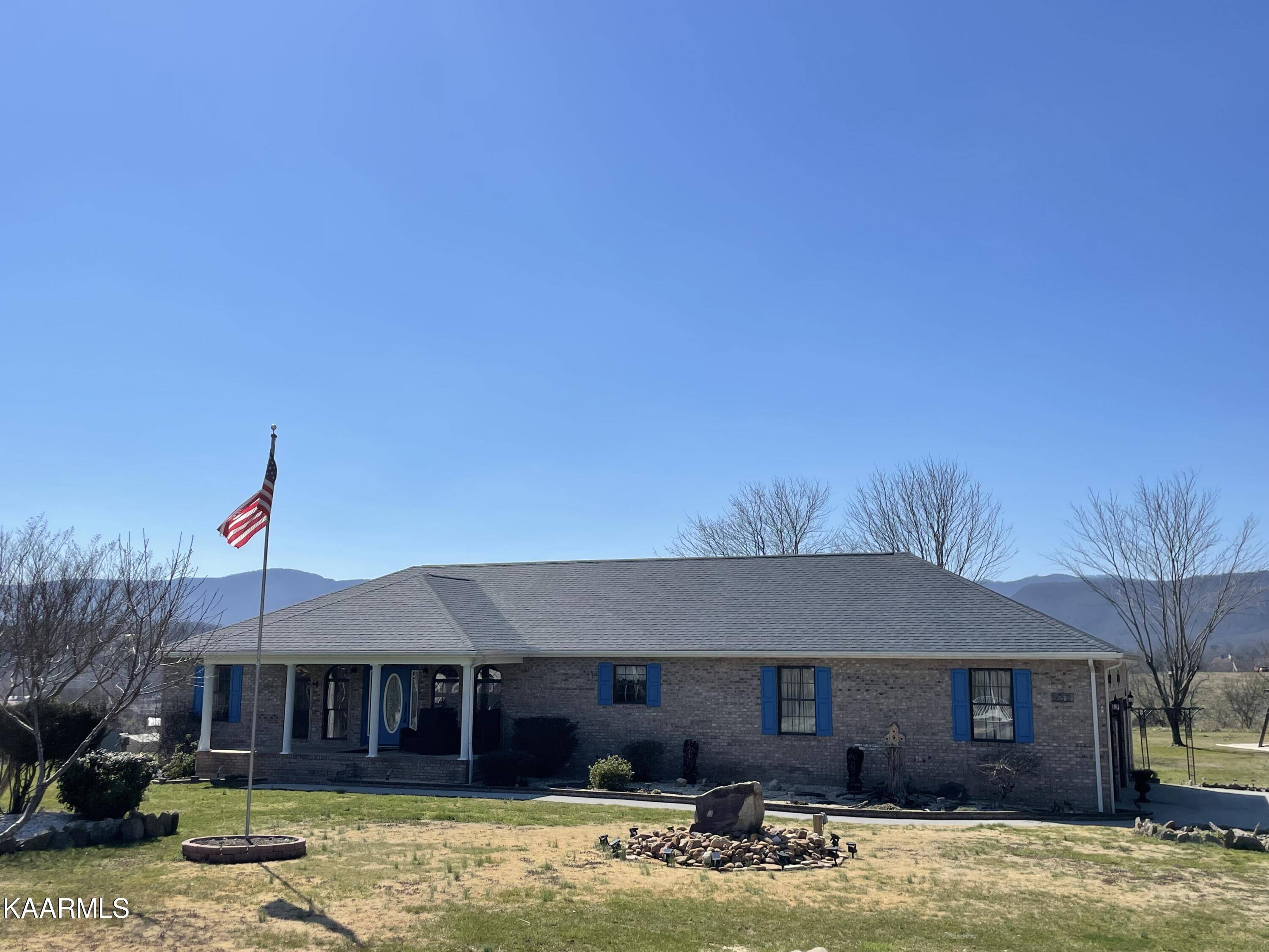 Jacksboro, TN 37757,259 Perkins LN