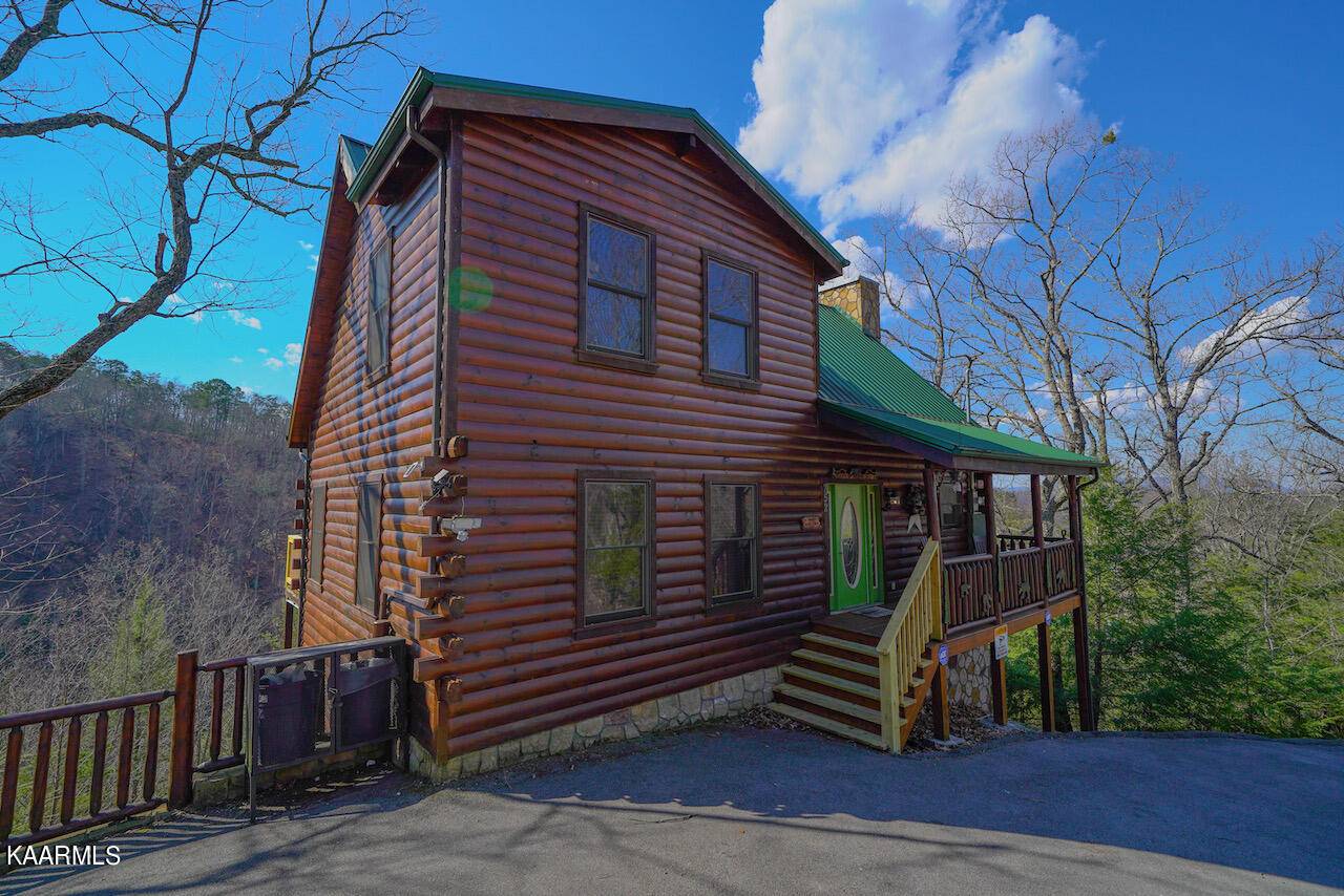 Sevierville, TN 37876,752 Ski View LN