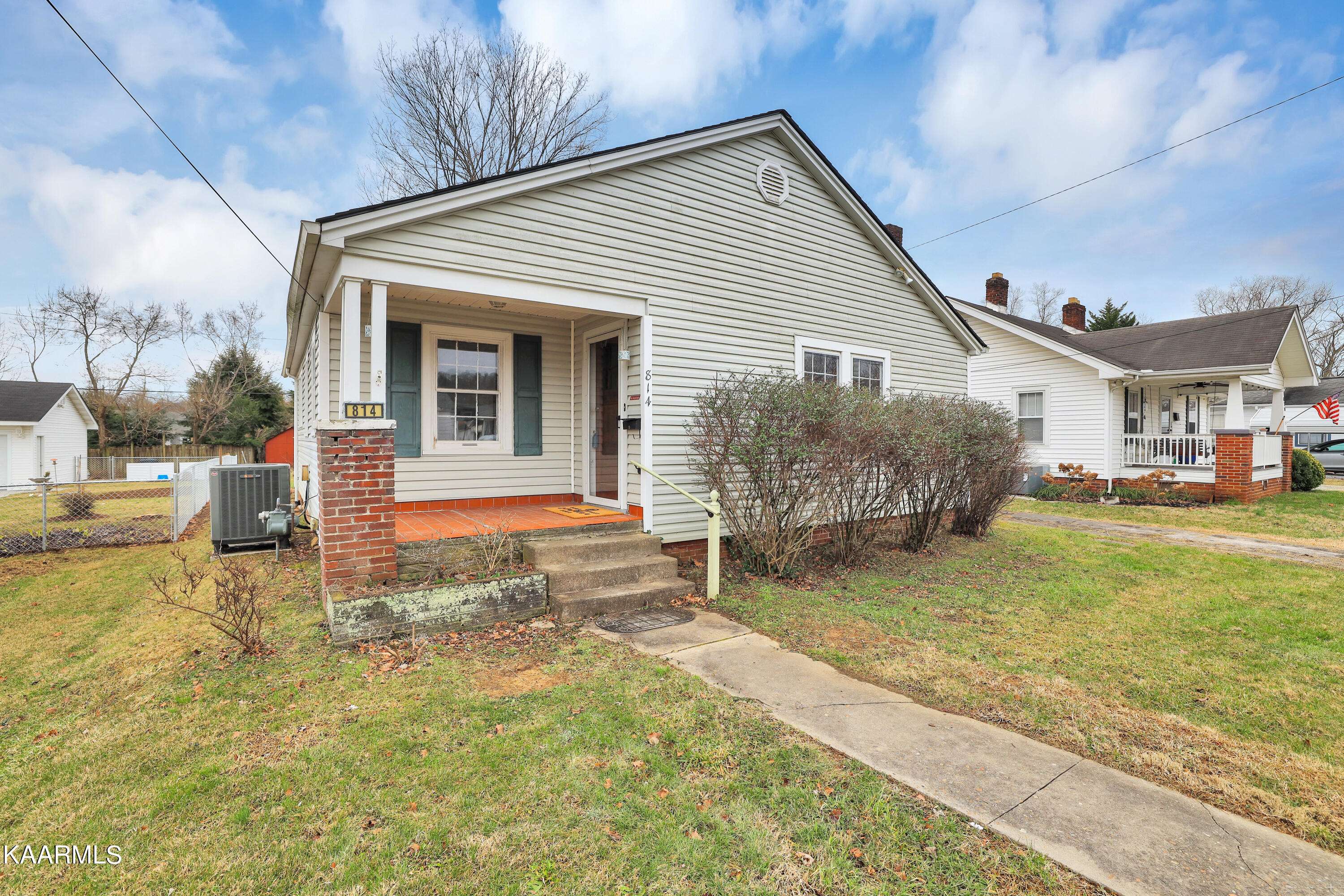 Knoxville, TN 37917,814 Radford PL