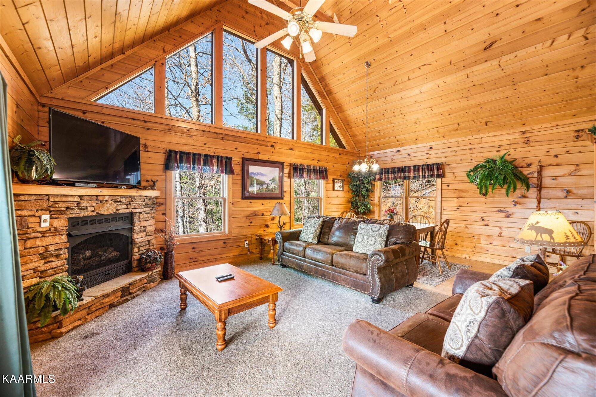 Gatlinburg, TN 37738,632 Cub Path WAY