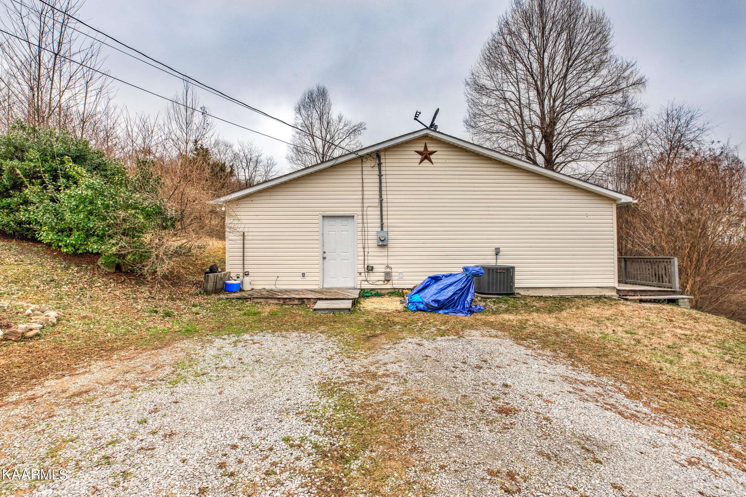 Caryville, TN 37714,668 Ridge Rd