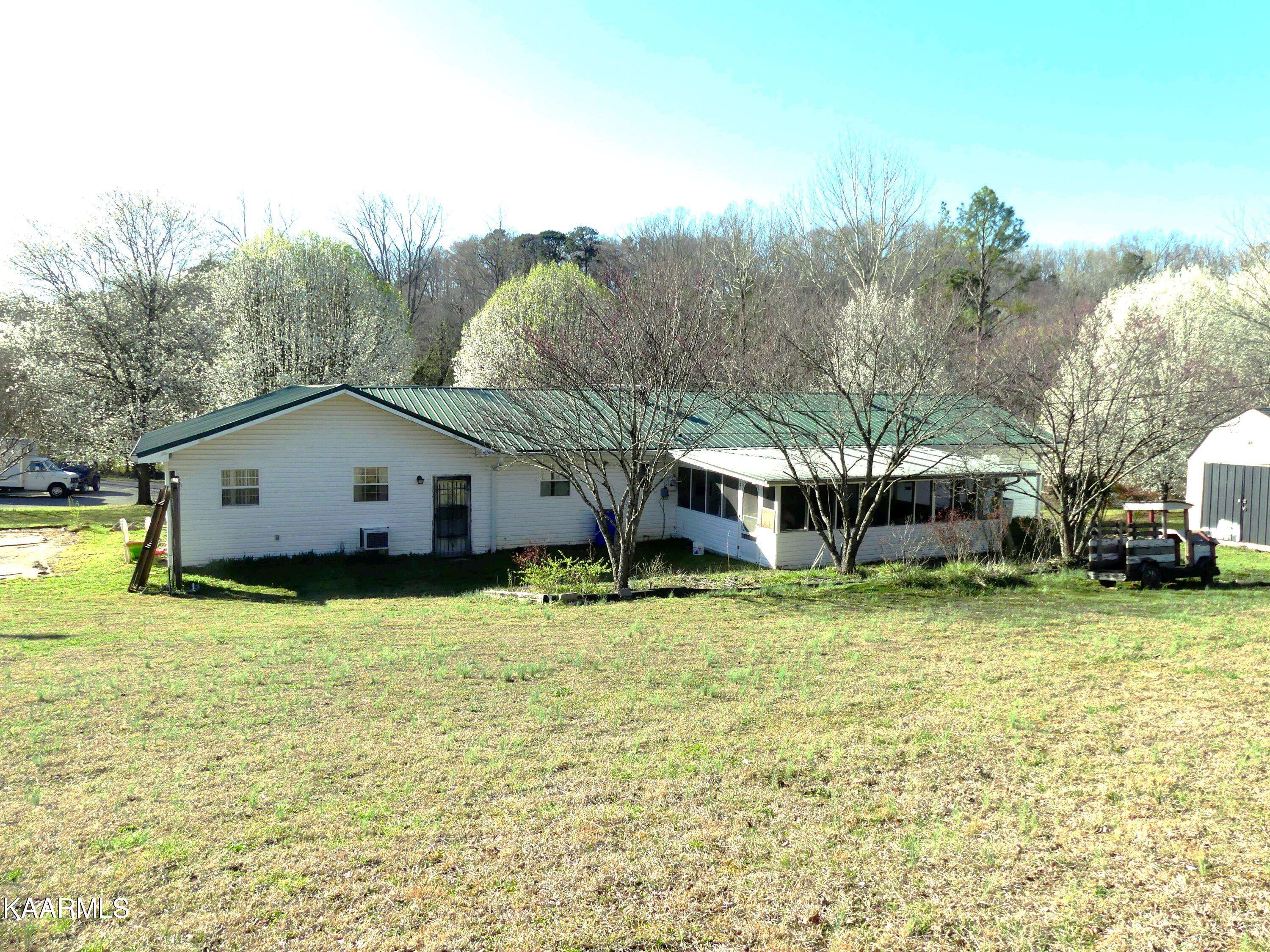 Etowah, TN 37331,104 Short St