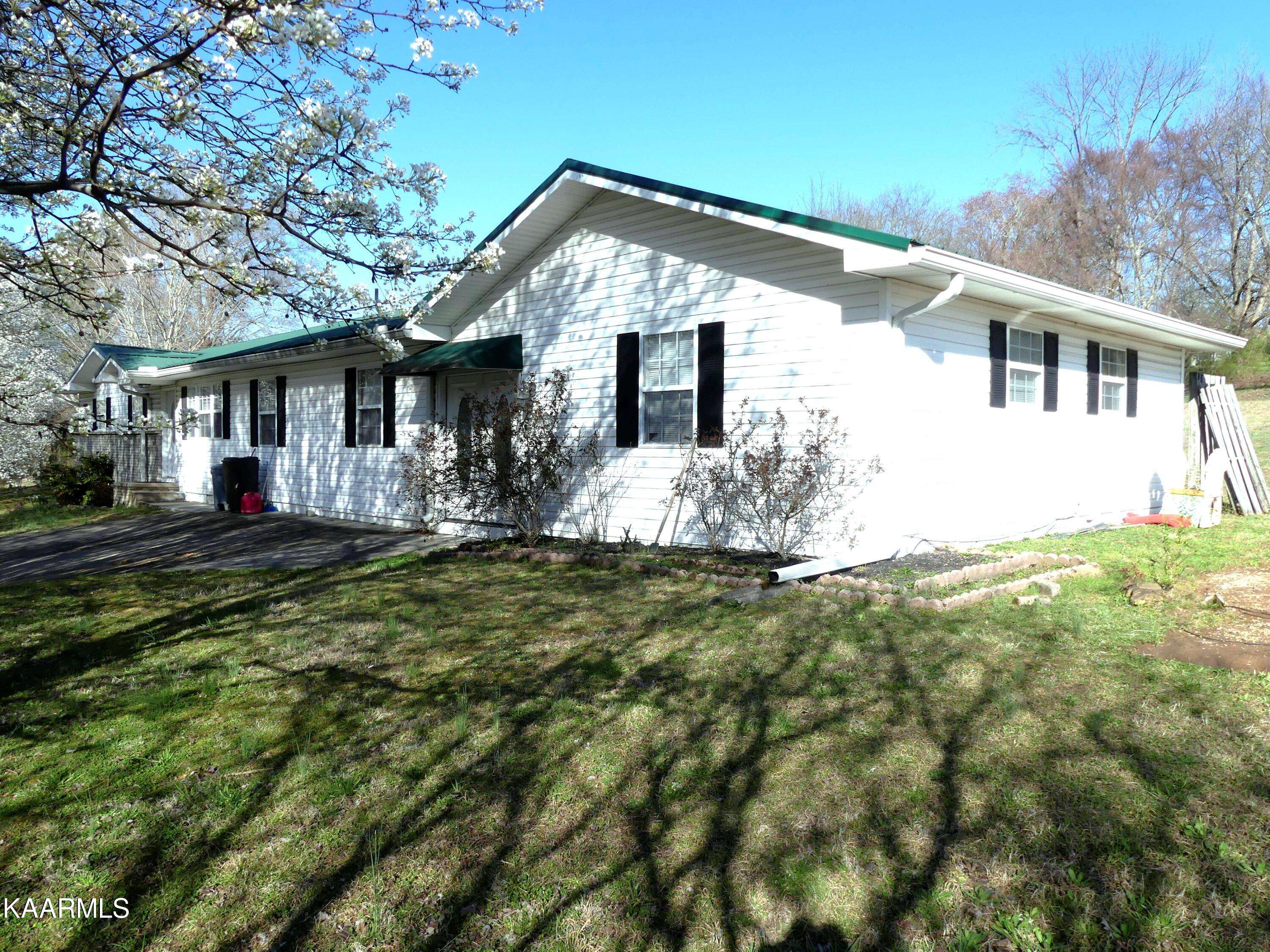 Etowah, TN 37331,104 Short St