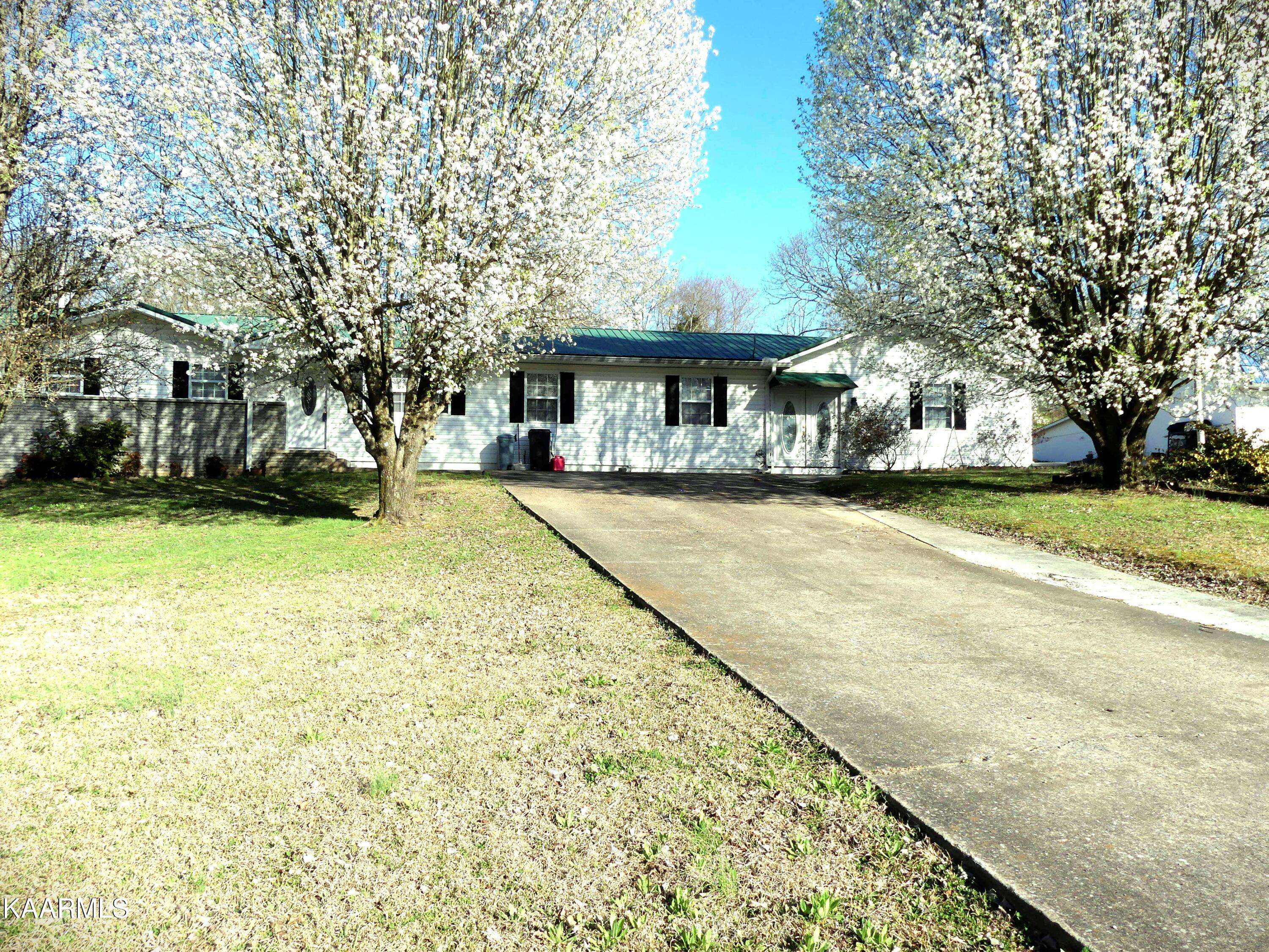 Etowah, TN 37331,104 Short St