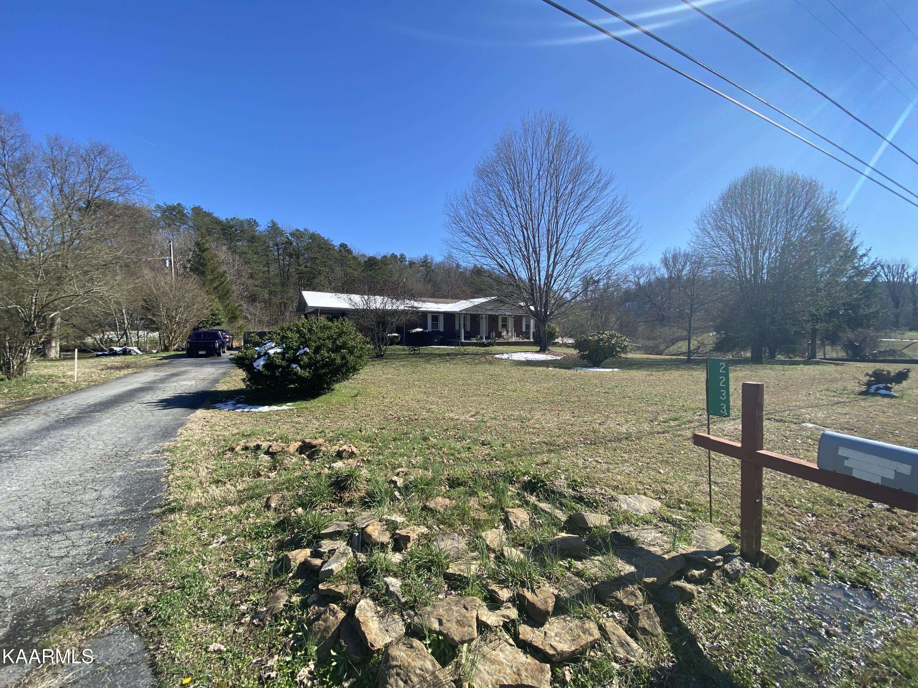 Oliver Springs, TN 37840,2233 Old Harriman Hwy