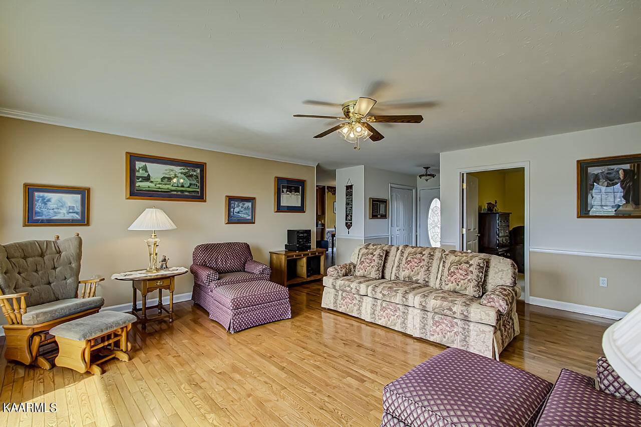 Kodak, TN 37764,626 Southview CIR