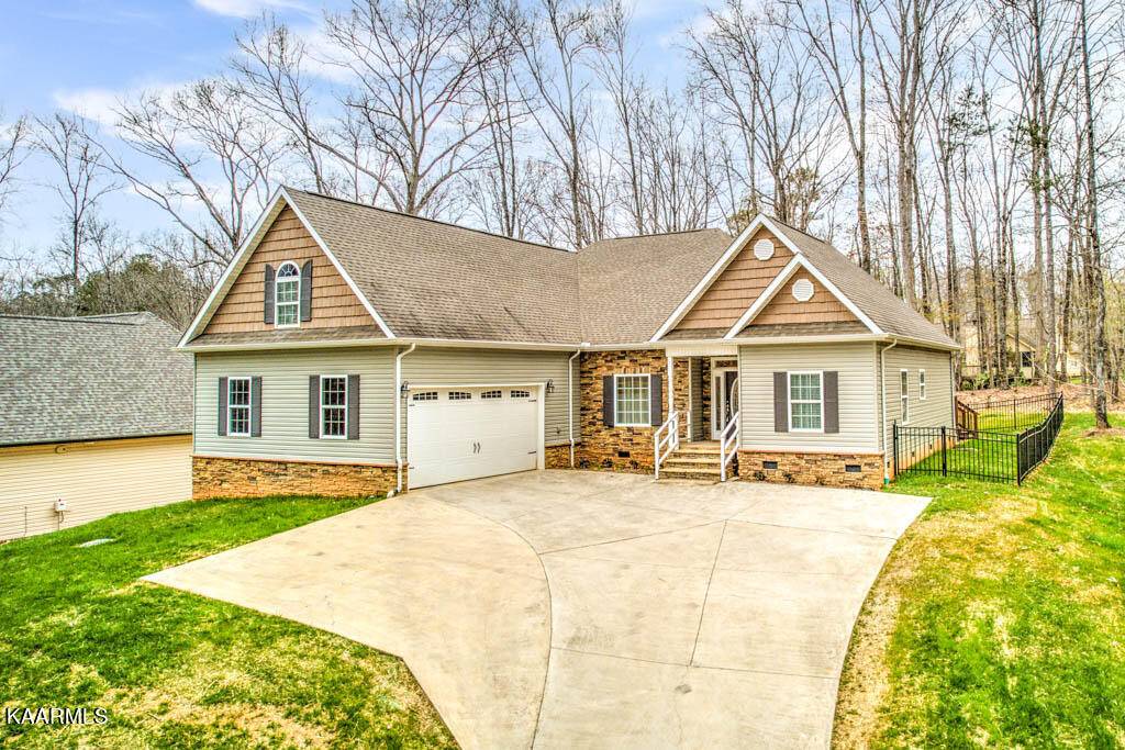 Loudon, TN 37774,136 Ootsima WAY