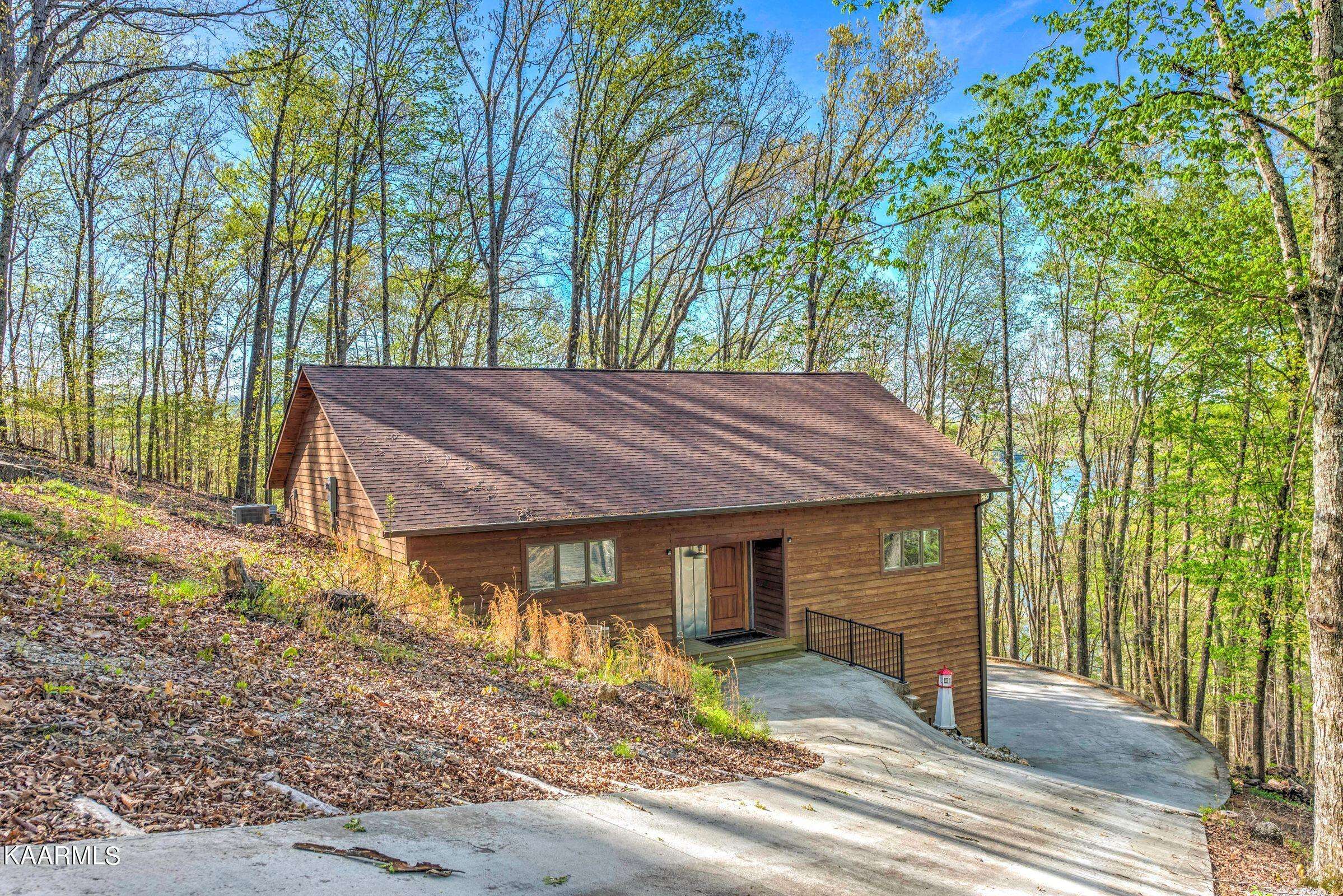 New Tazewell, TN 37825,635 Sapphire CT