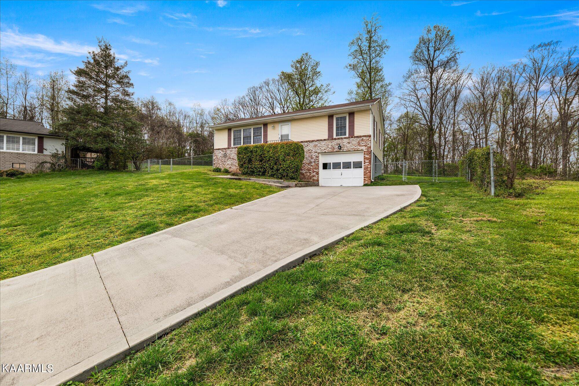 Clinton, TN 37716,120 Crest LN