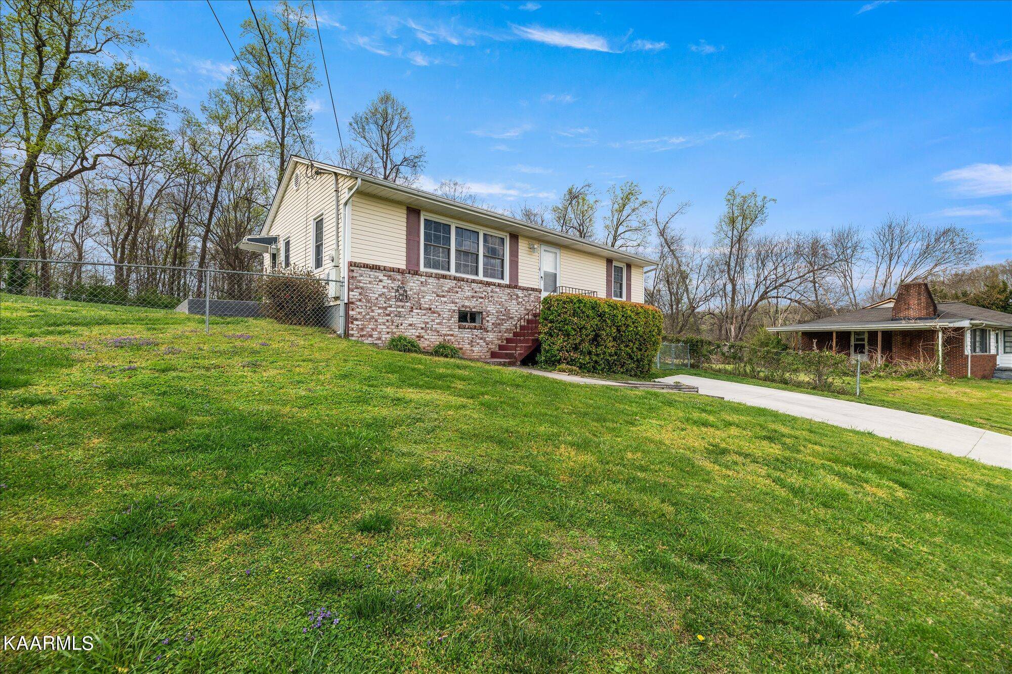 Clinton, TN 37716,120 Crest LN