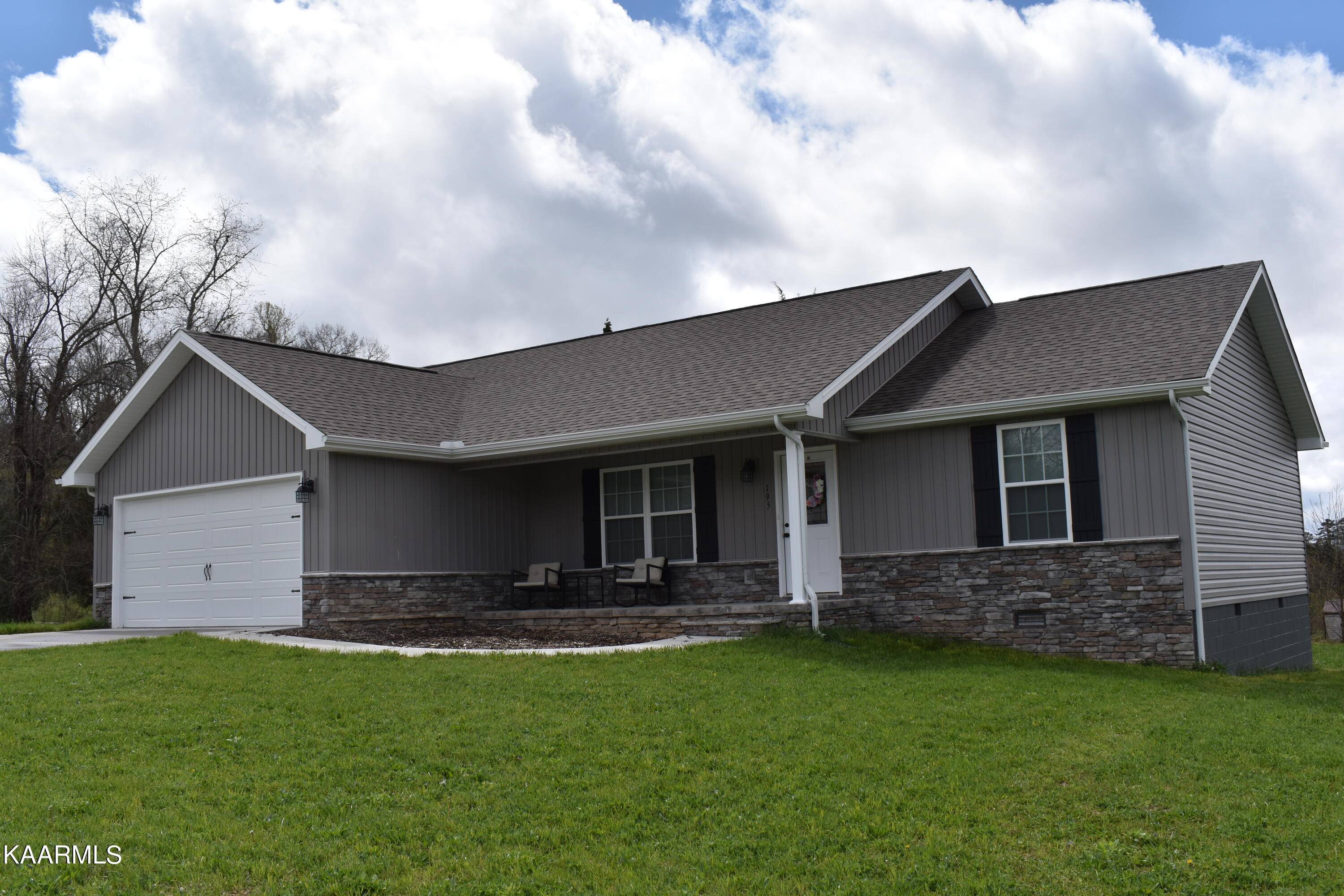 New Tazewell, TN 37825,195 JB St