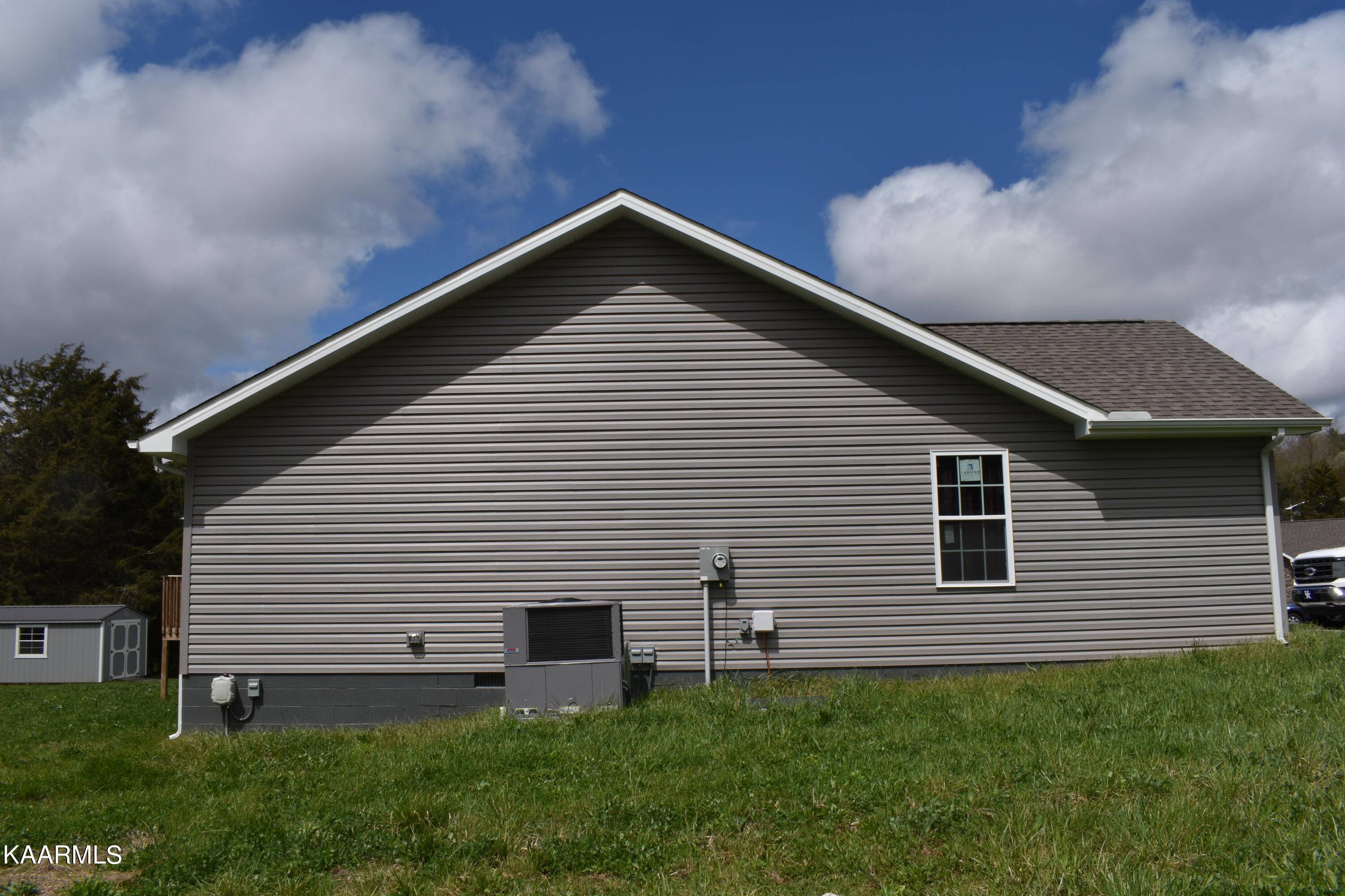 New Tazewell, TN 37825,195 JB St