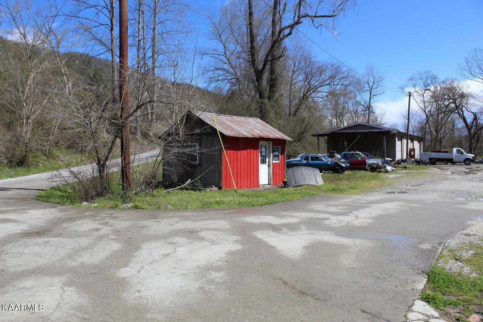 Pineville, KY 40977,11041 US Highway 119