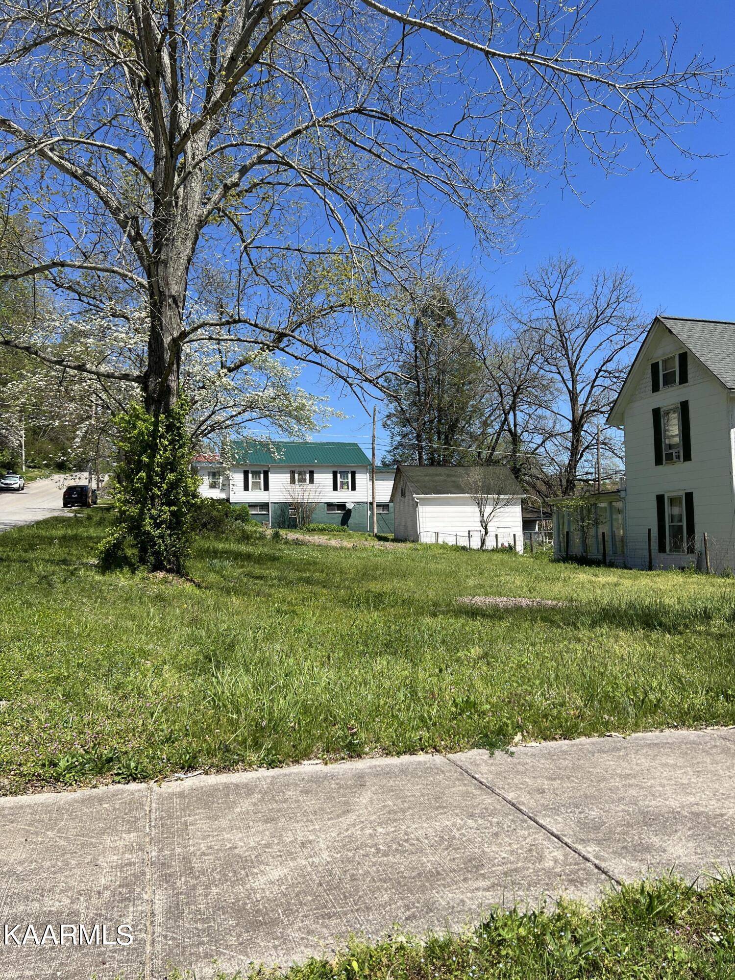 Harriman, TN 37748,412 Sewanee St