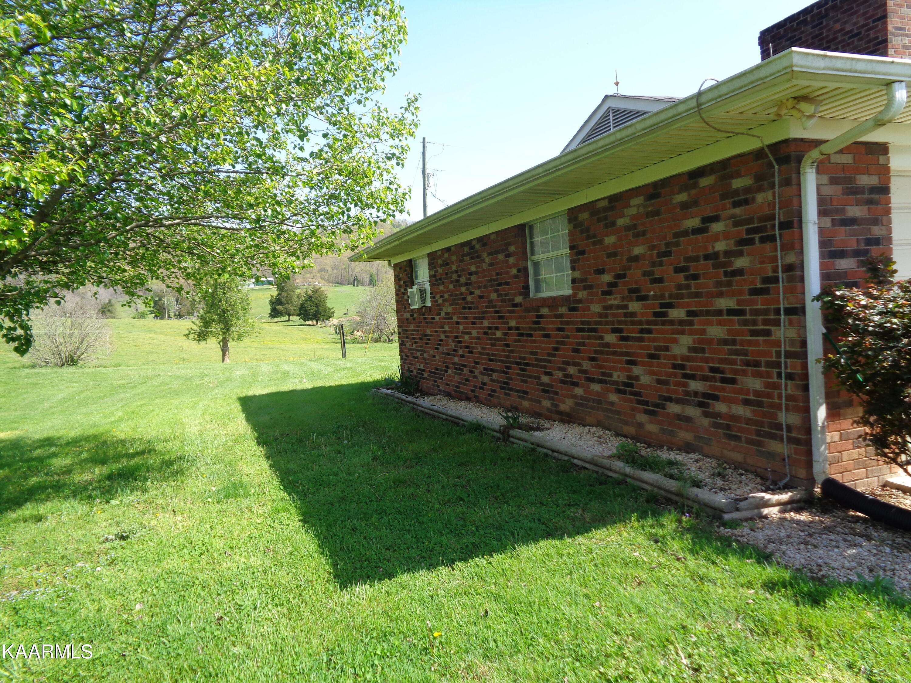 Mooresburg, TN 37811,134 HELTON LN