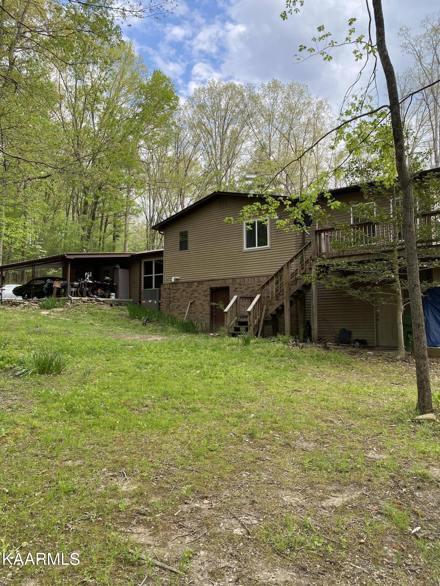 Oneida, TN 37841,225 Indian DR