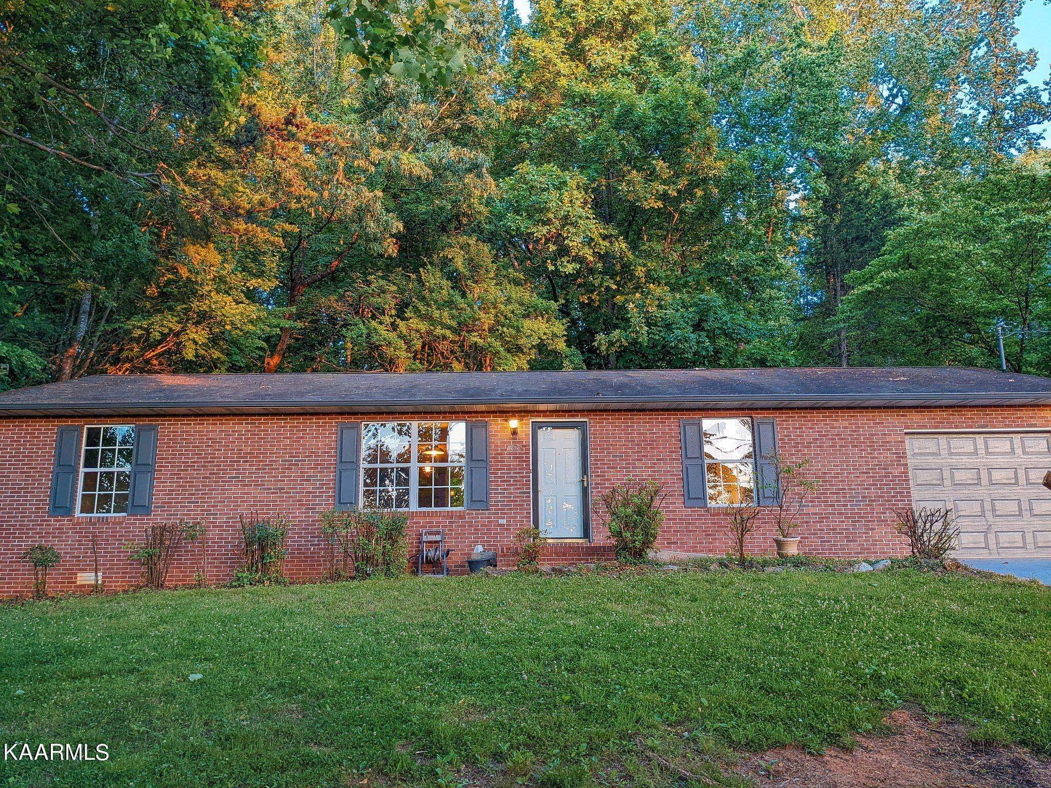 Louisville, TN 37777,1929 Stewart LN