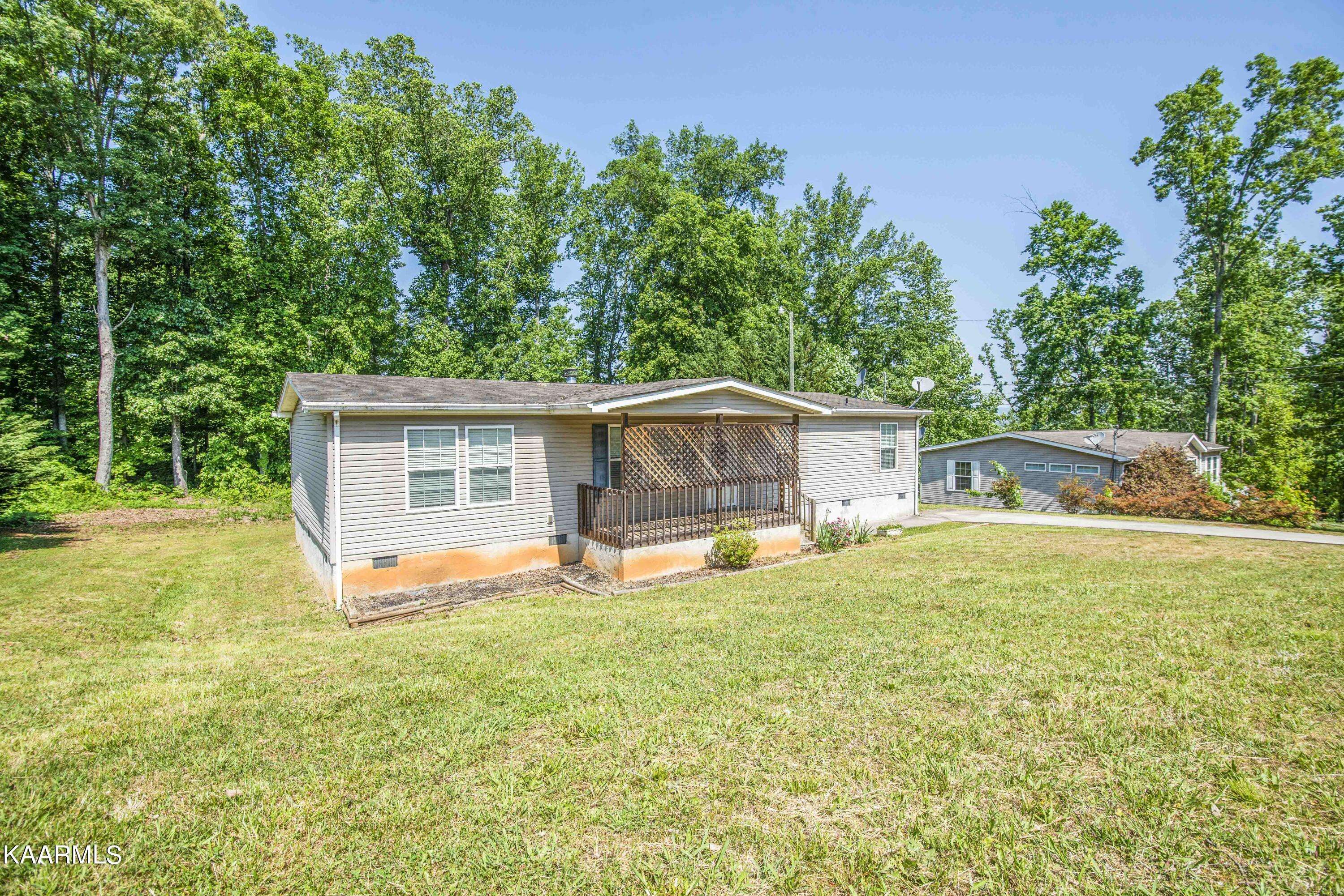 Strawberry Plains, TN 37871,529 Ronald DR