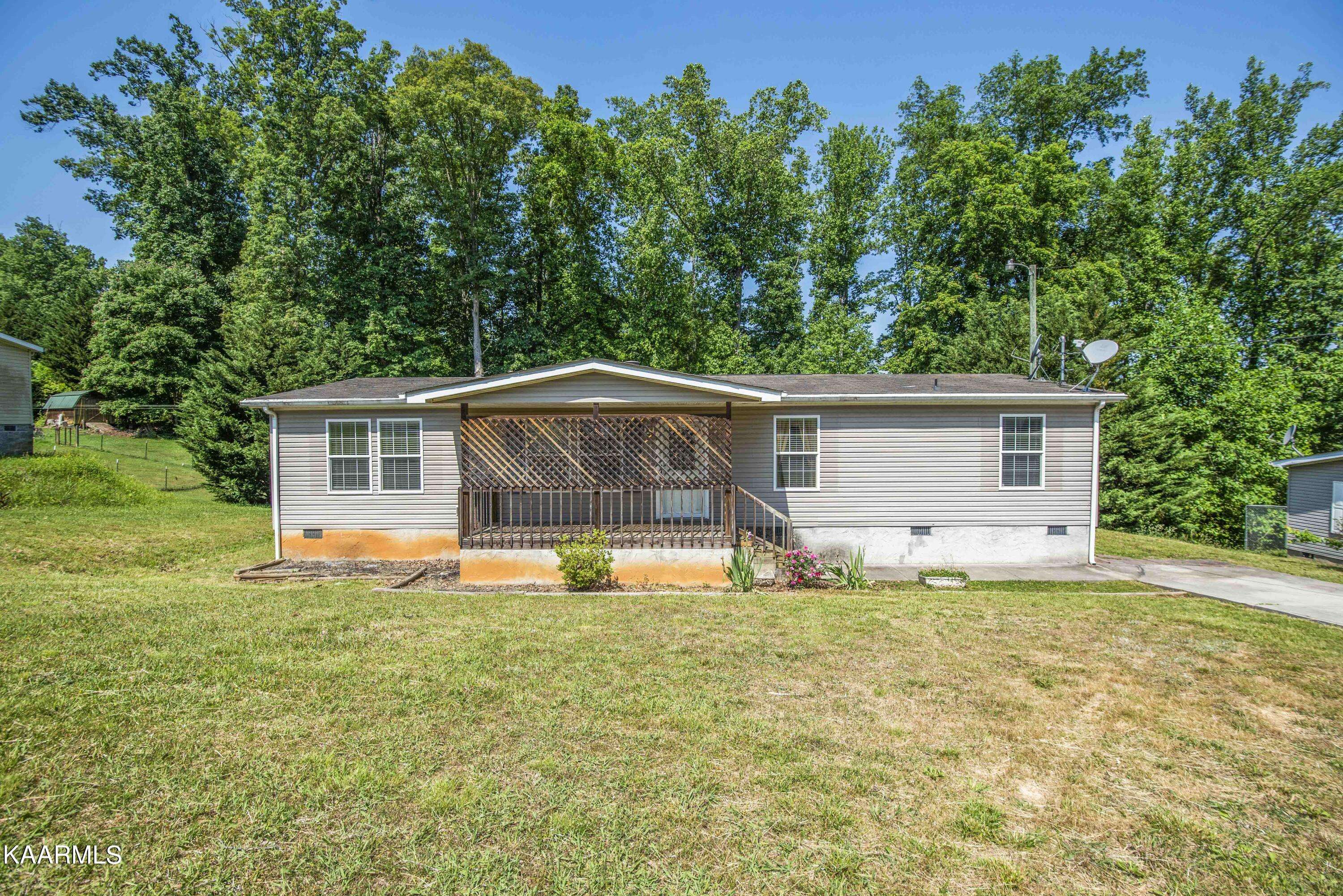 Strawberry Plains, TN 37871,529 Ronald DR