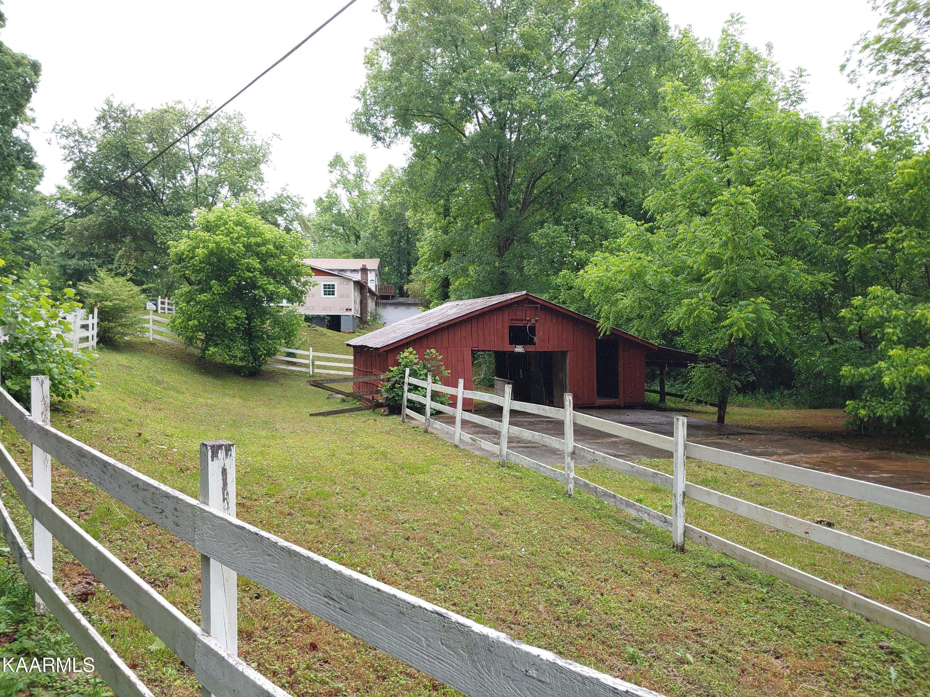 Oliver Springs, TN 37840,770 Mahoney Rd