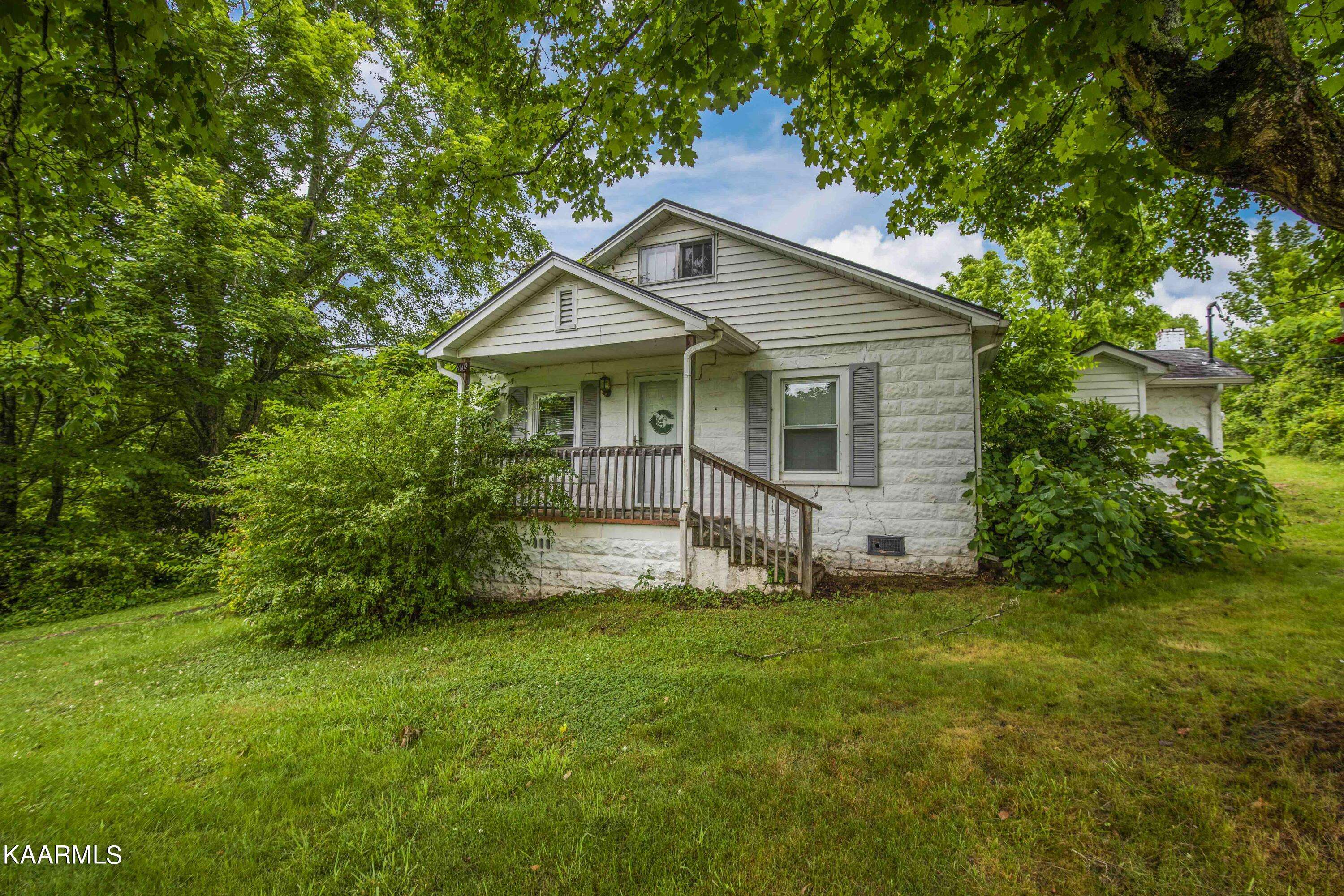 Strawberry Plains, TN 37871,9609 Cannon LN