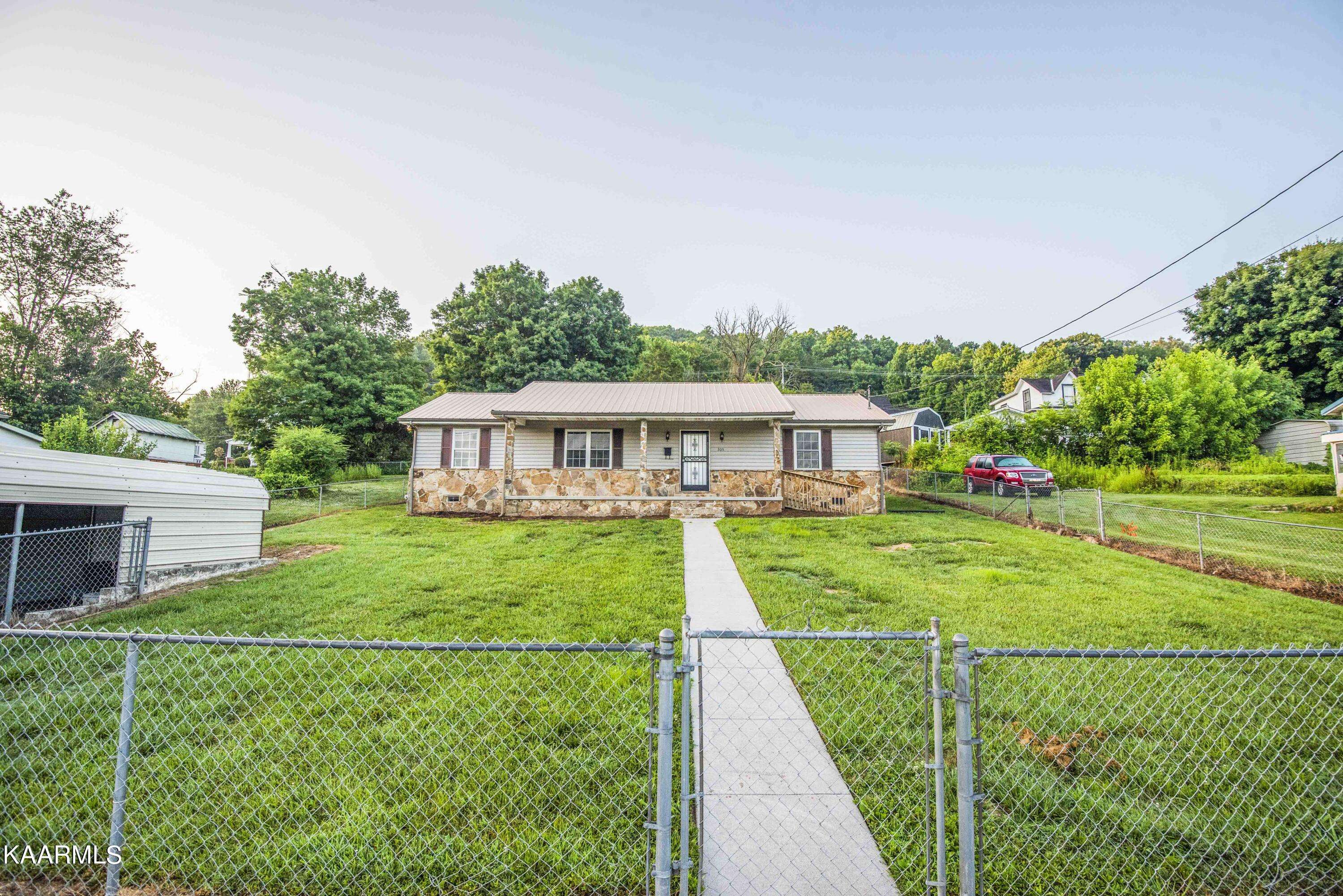 Oliver Springs, TN 37840,305 Spring St