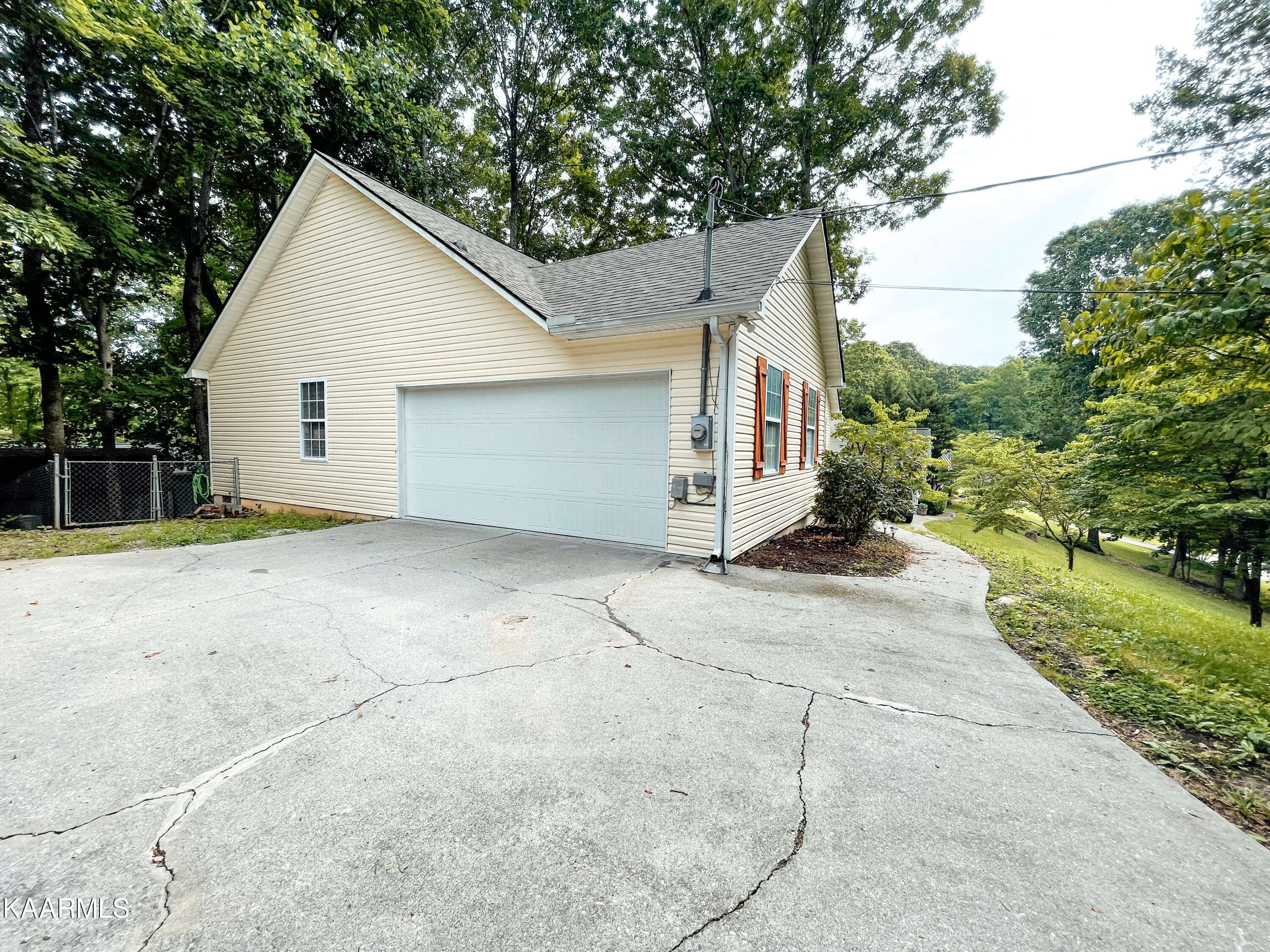 Powell, TN 37849,170 Cedar CIR