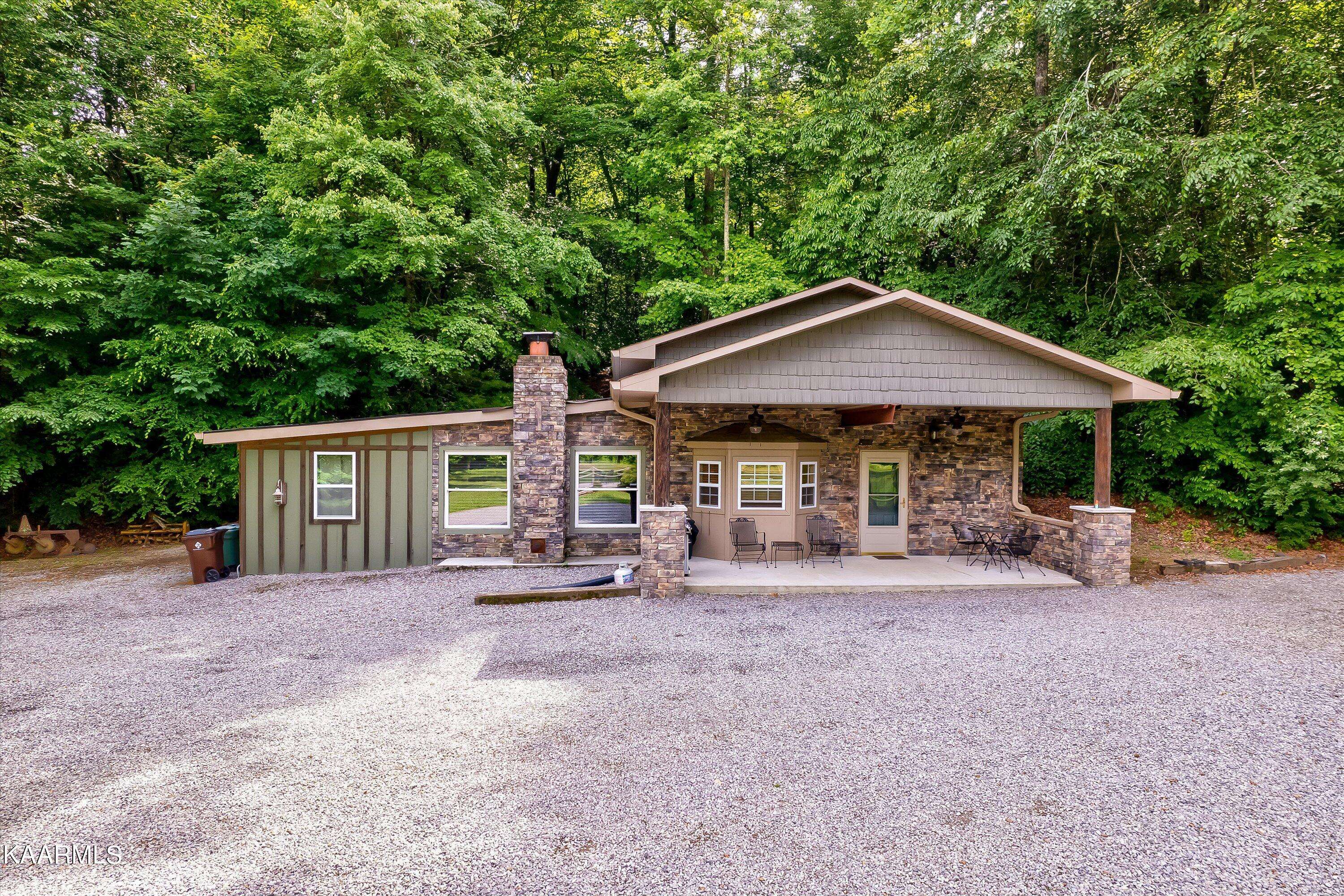 Oliver Springs, TN 37840,1525 Cove LN