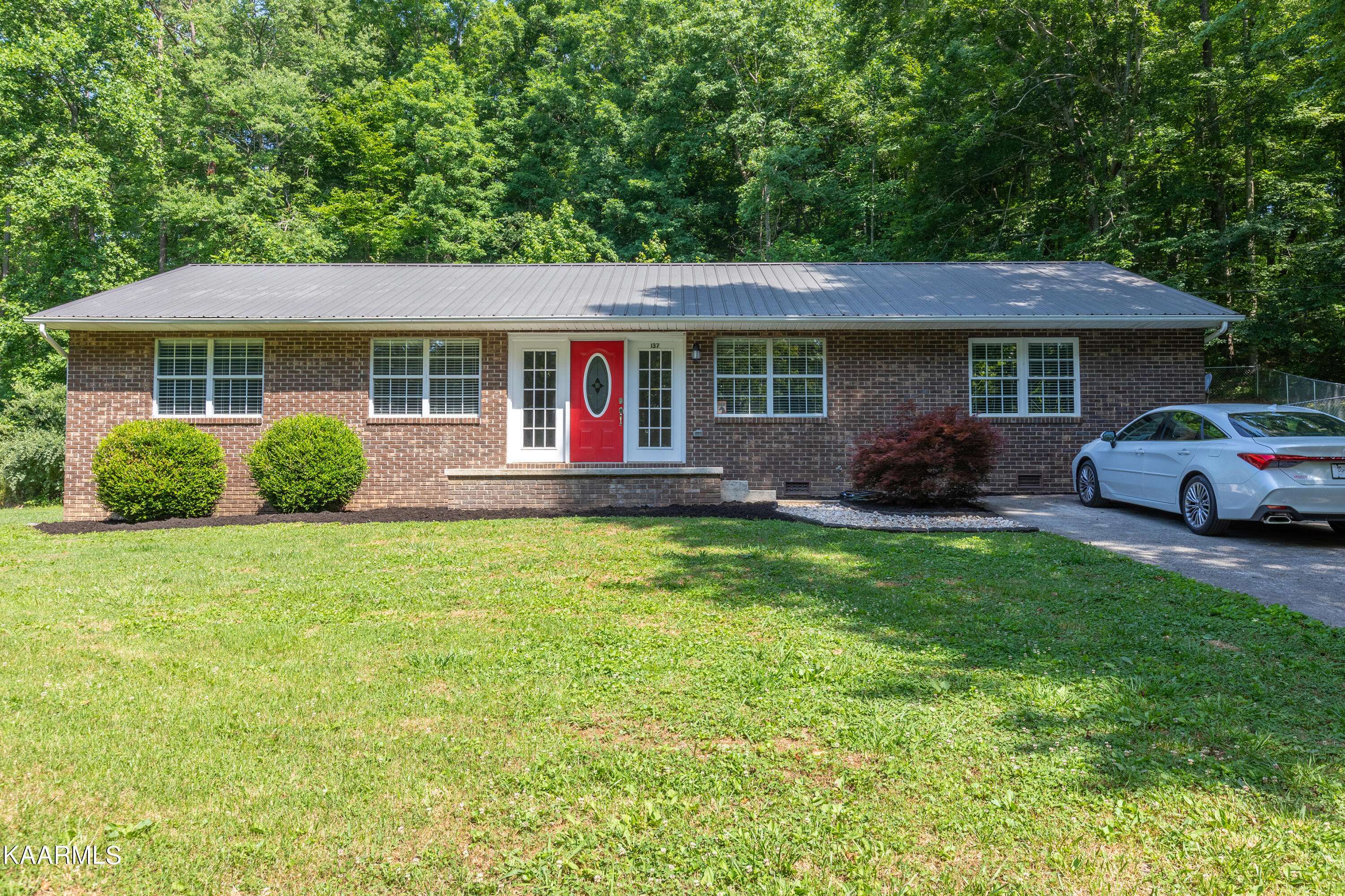 Oliver Springs, TN 37840,137 Walls Hollow Rd