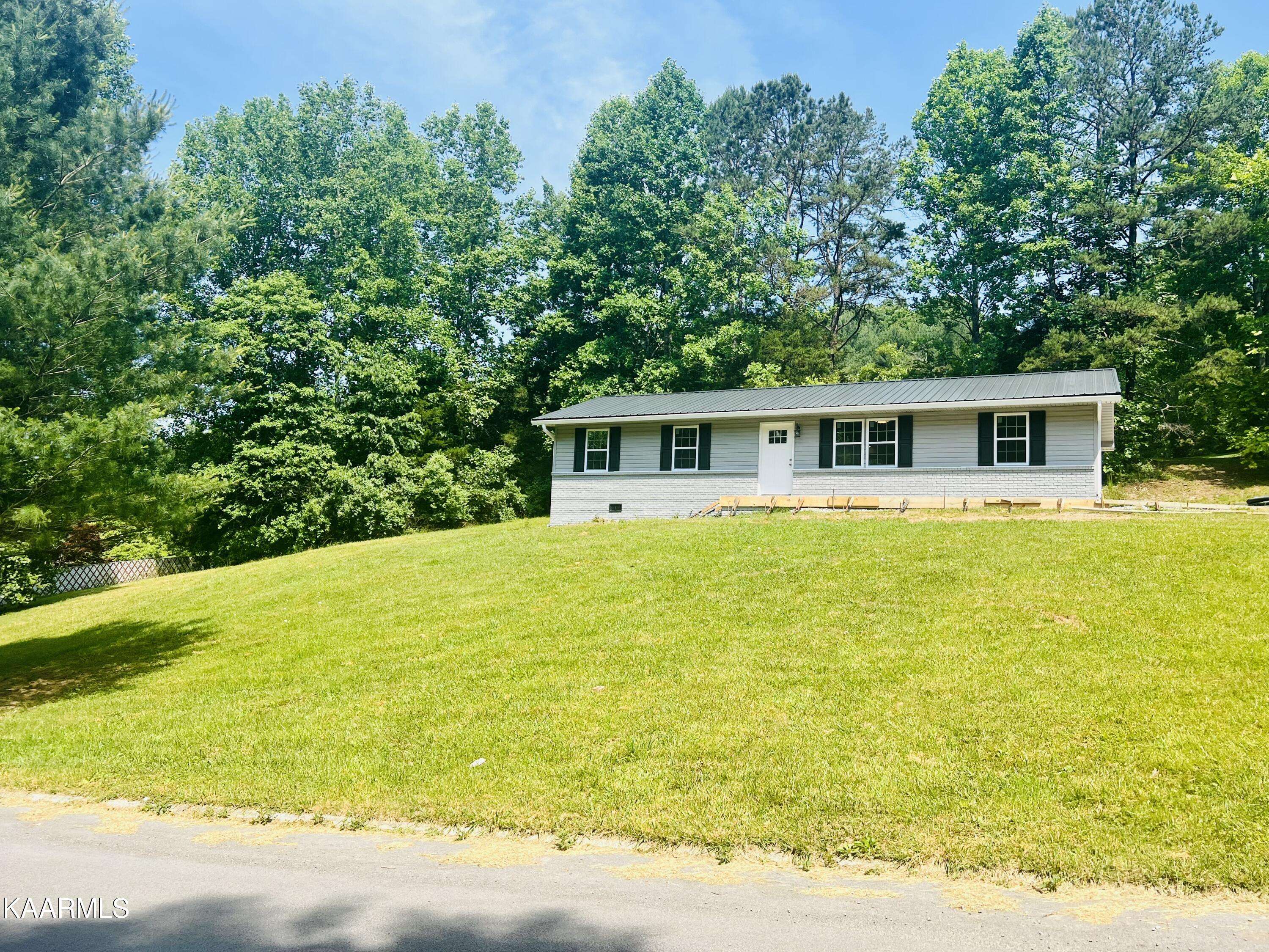 Harrogate, TN 37752,107 KENNEDY CT