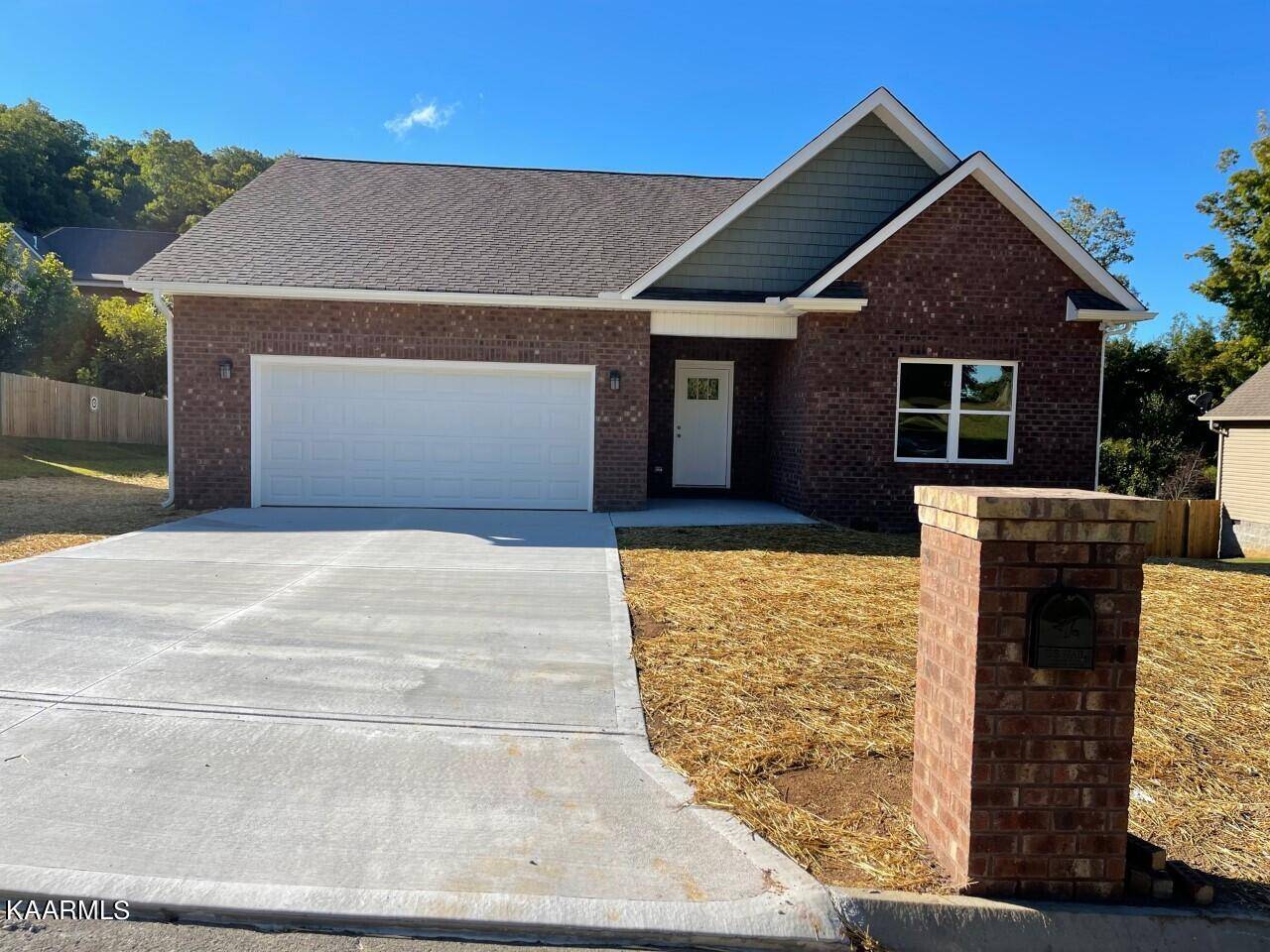 Clinton, TN 37716,414 Brookstone Ridge DR