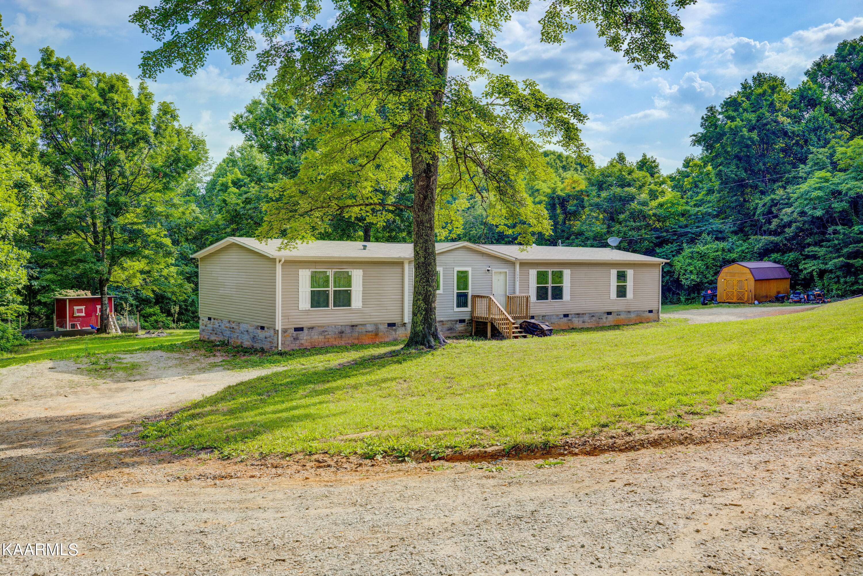 Strawberry Plains, TN 37871,1044 Woodstock LN