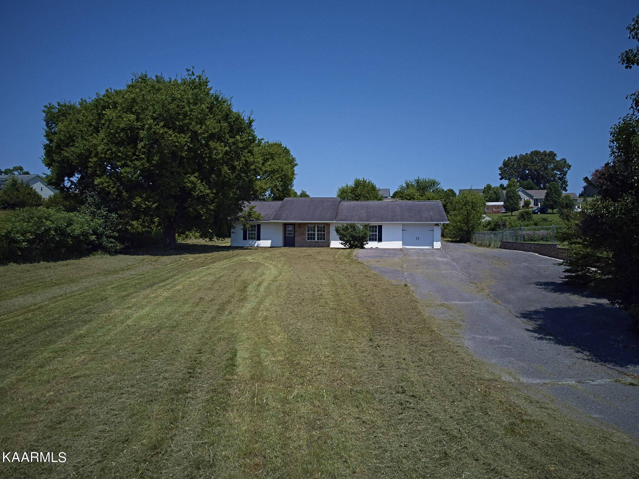 Kodak, TN 37764,764 Country LN