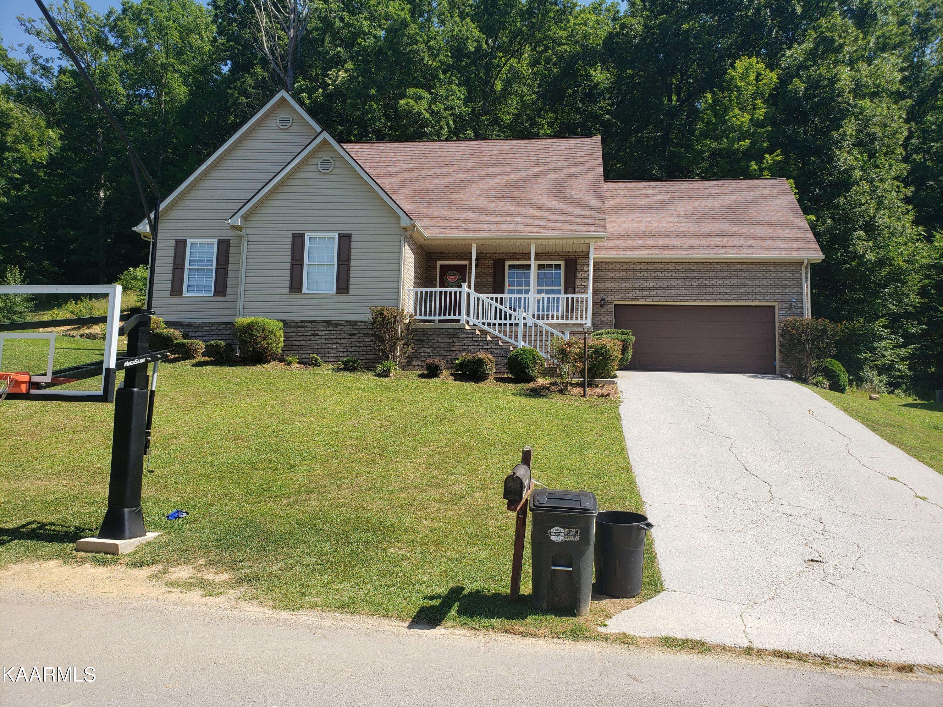 Middlesboro, KY 40965,230 Windermere DR