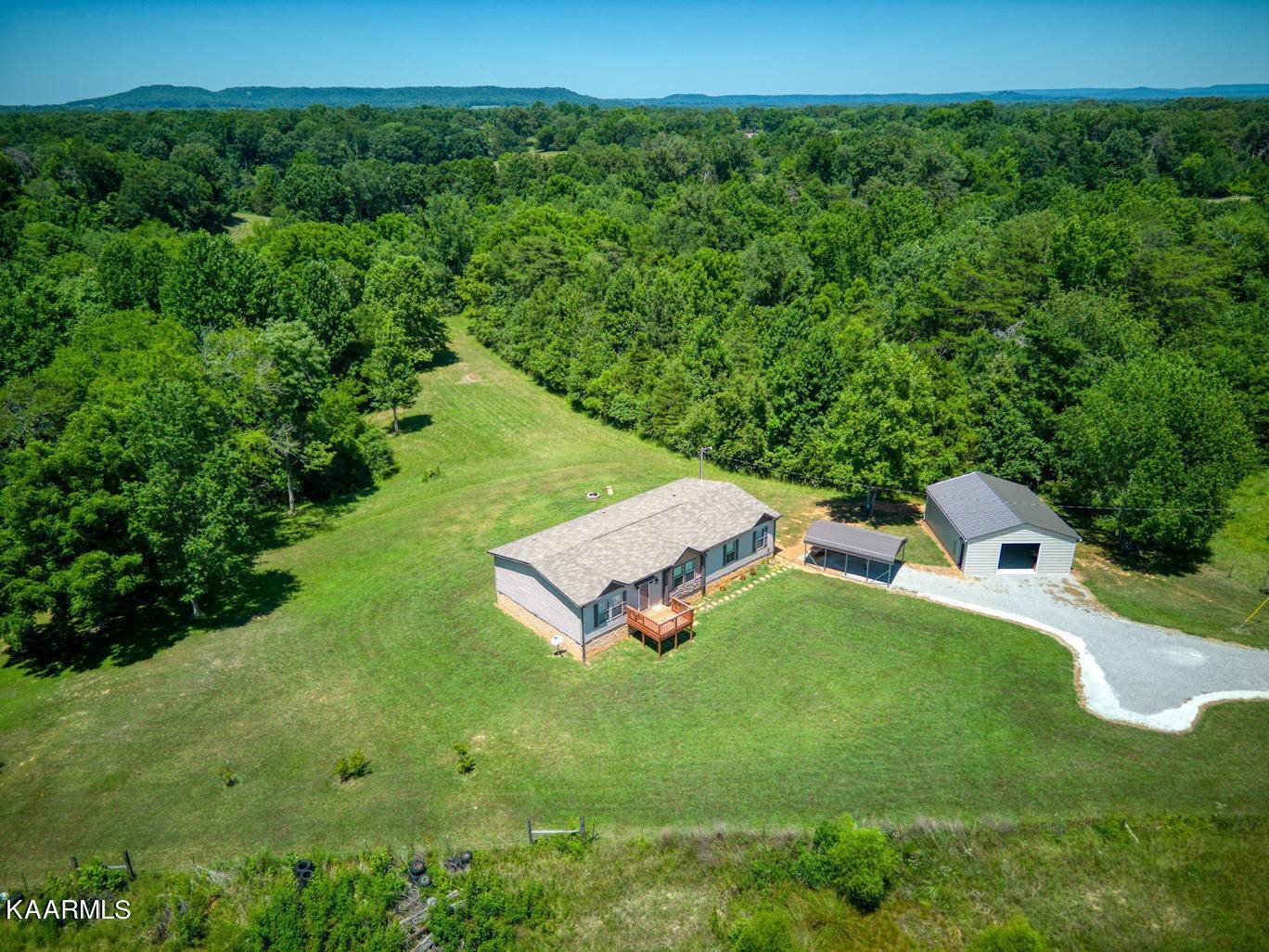 Rock Island, TN 38581,160 Apple Blossom LN