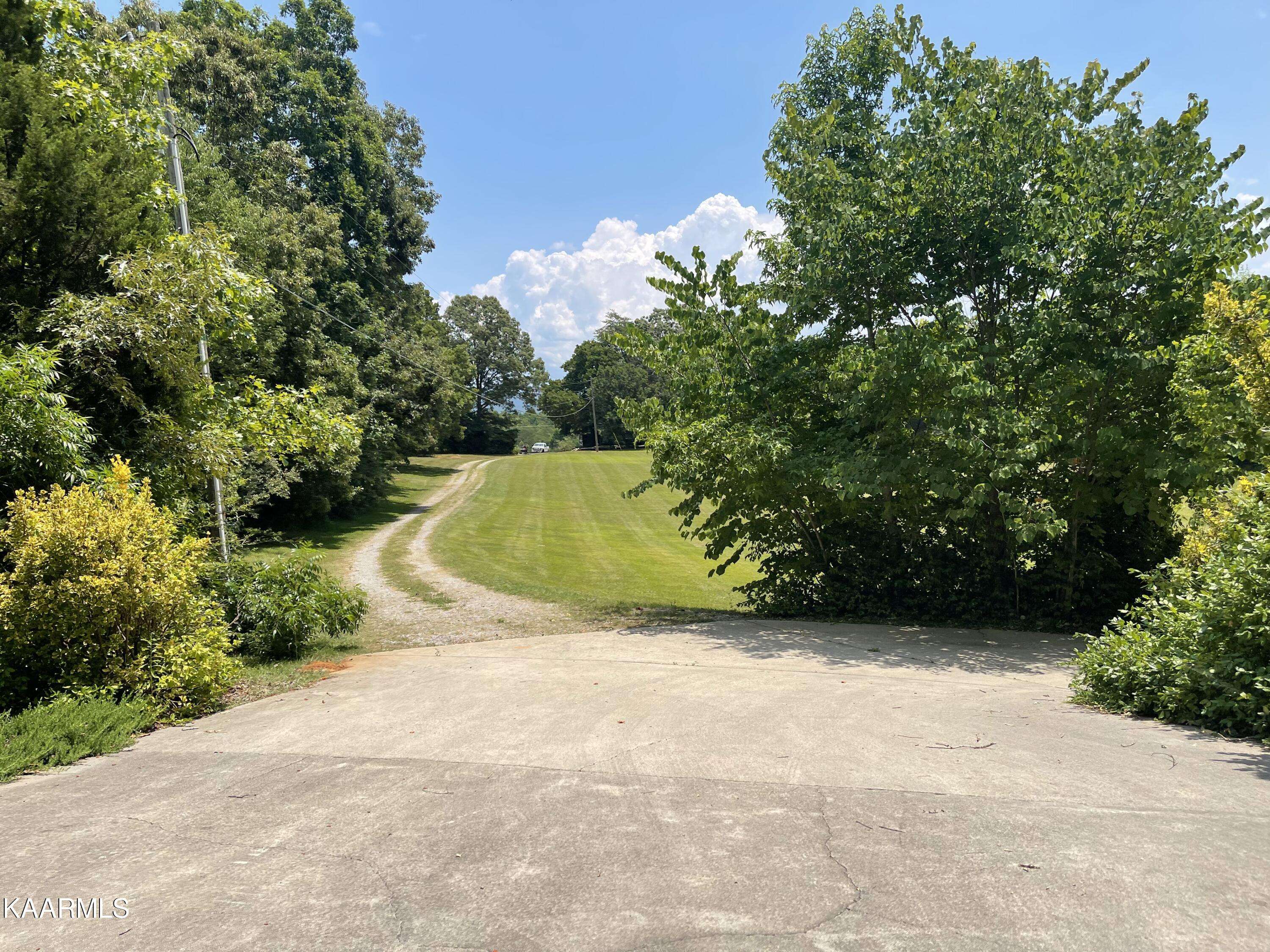 Tellico Plains, TN 37385,185 Akins Rd