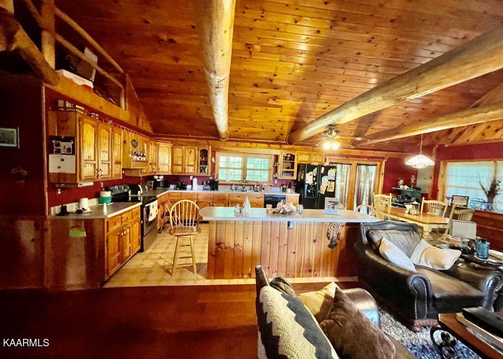 Tellico Plains, TN 37385,185 Akins Rd