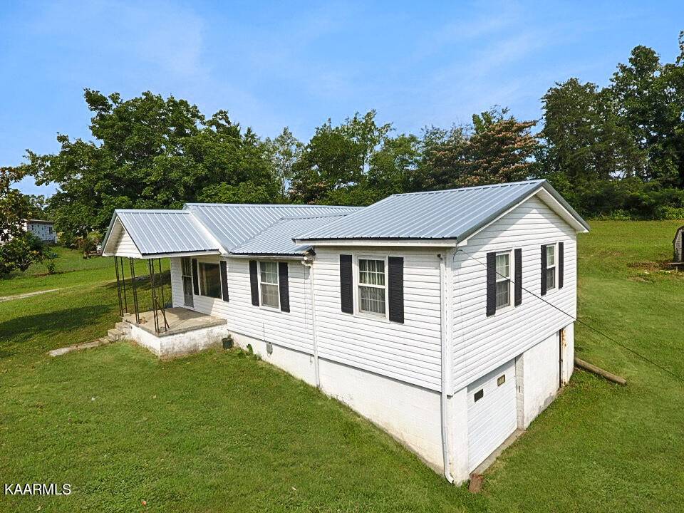 Tellico Plains, TN 37385,322 Sawmill Rd