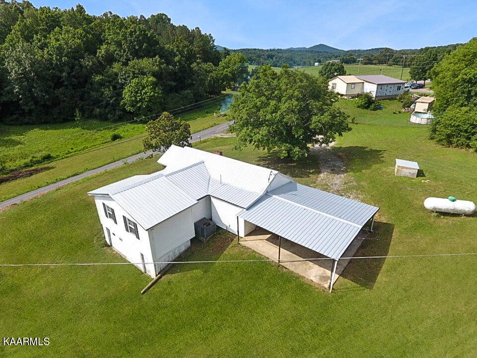 Tellico Plains, TN 37385,322 Sawmill Rd