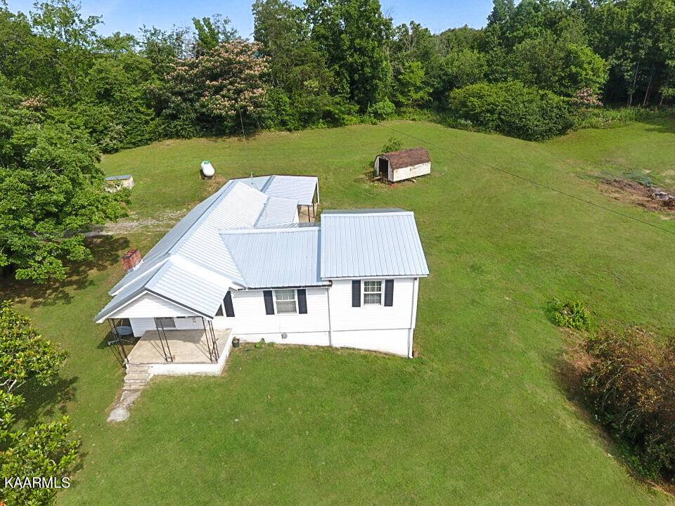 Tellico Plains, TN 37385,322 Sawmill Rd