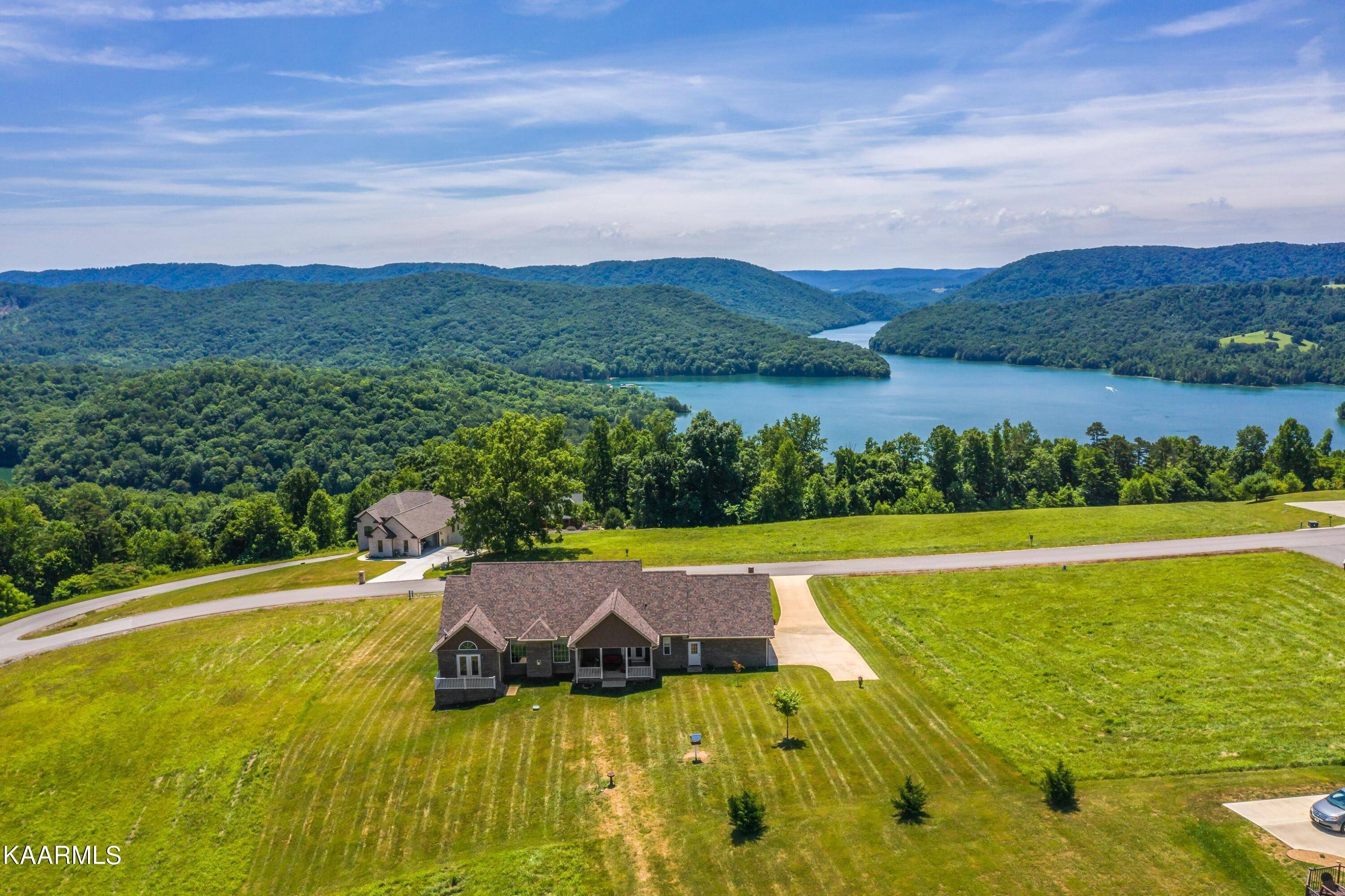 New Tazewell, TN 37825,1048 Smokey Quartz Blvd