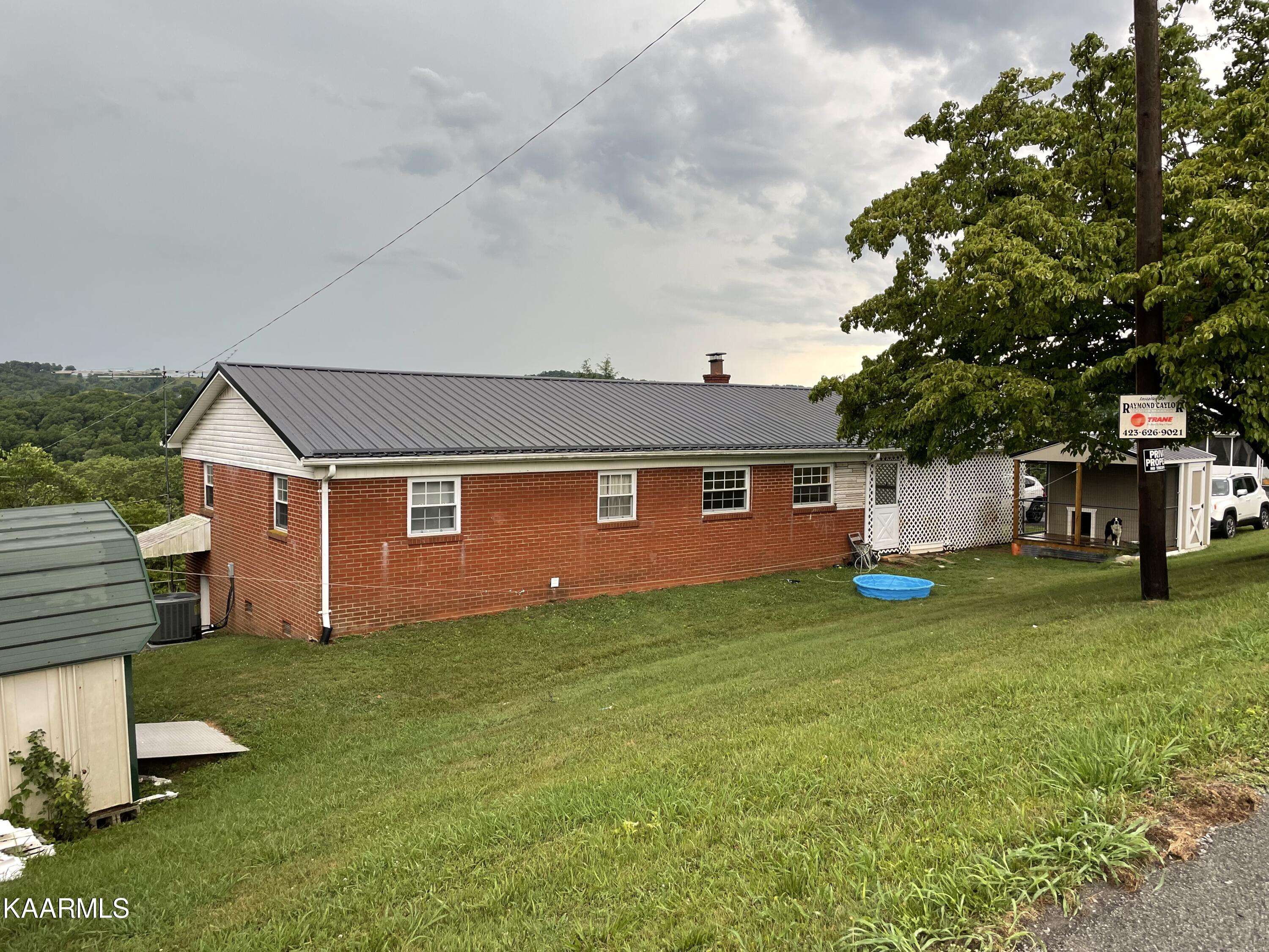 Tazewell, TN 37879,225 Rose DR