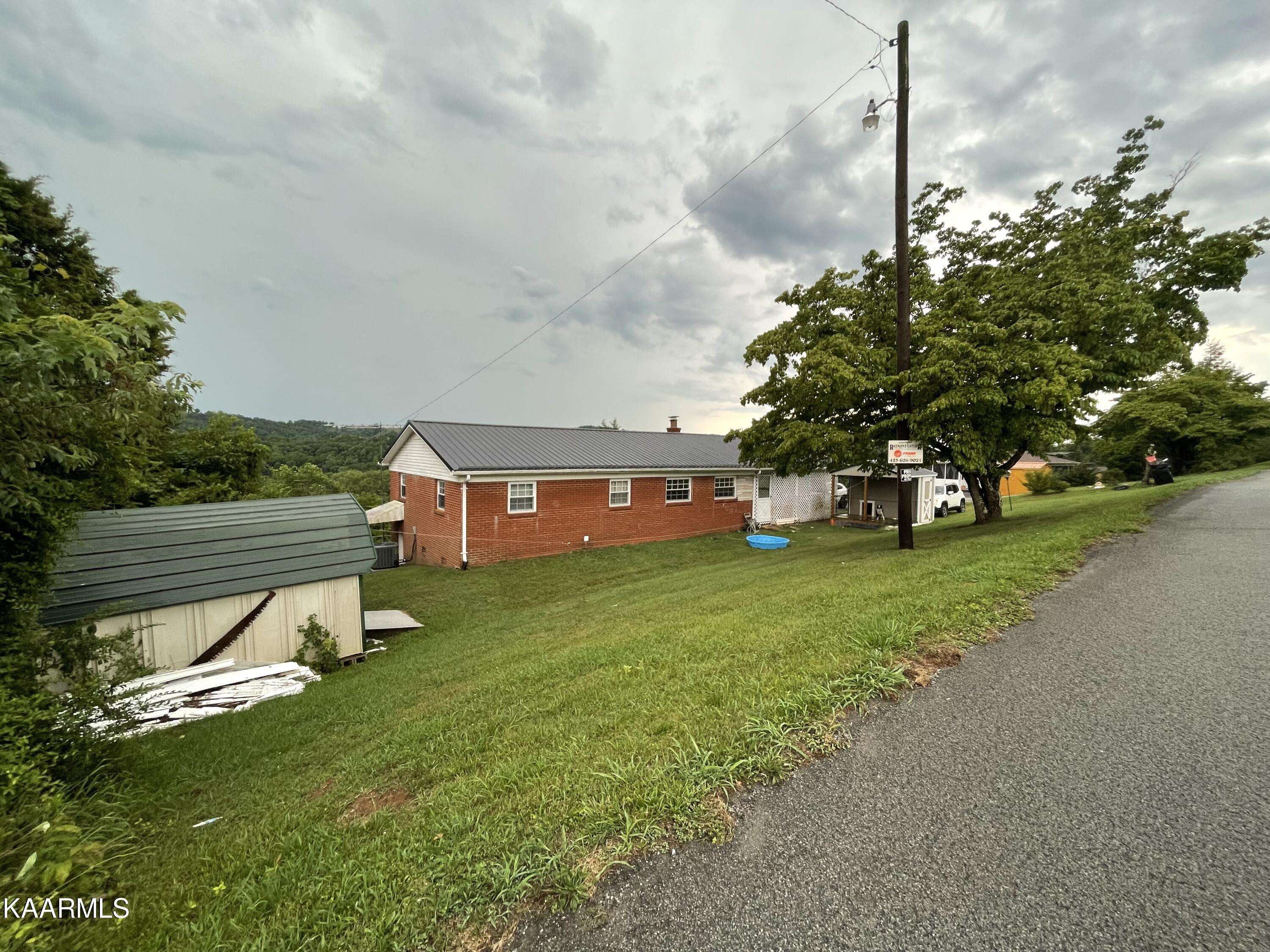 Tazewell, TN 37879,225 Rose DR