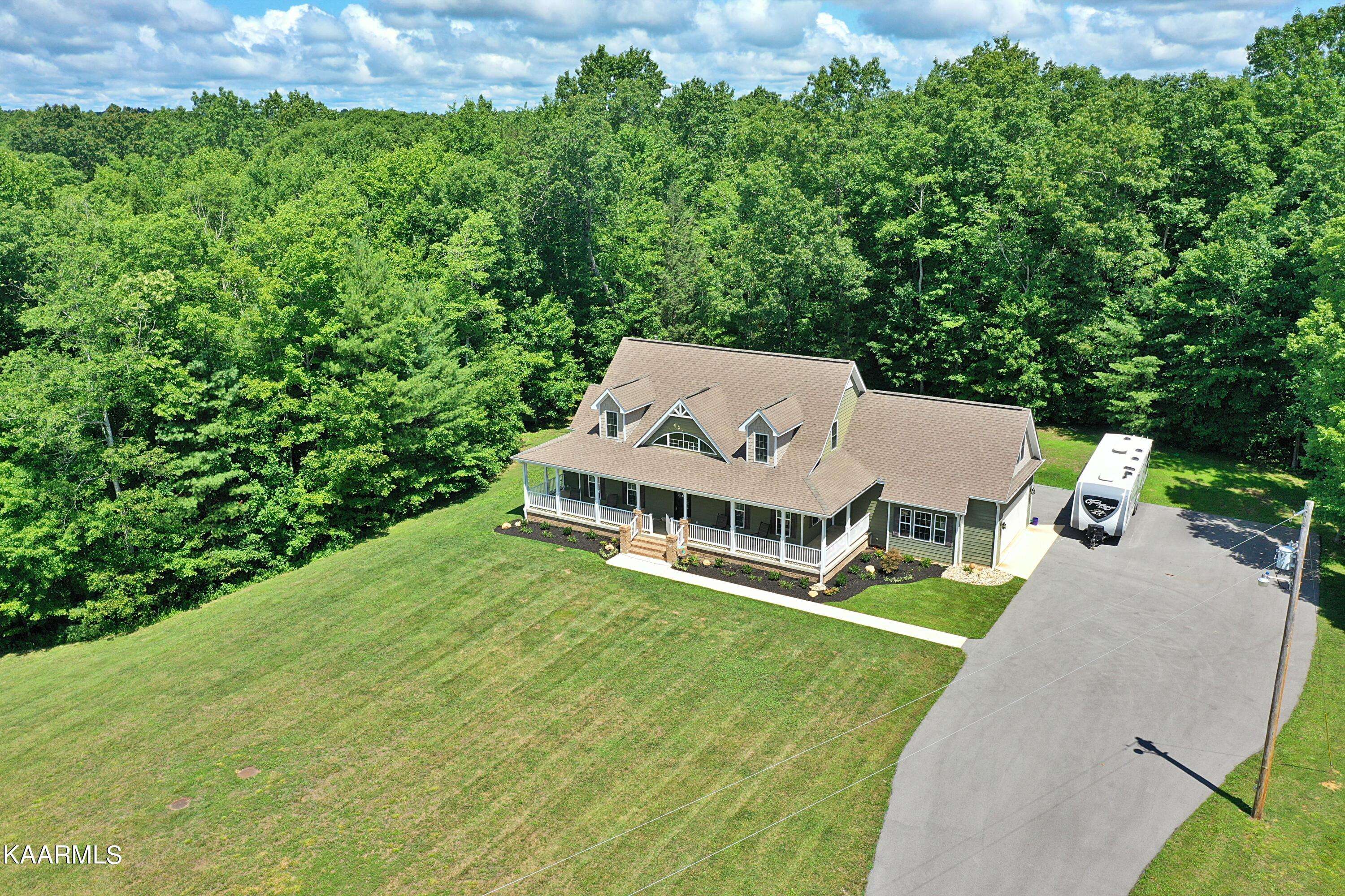 Oneida, TN 37841,380 Laurel Branch Pvt DR