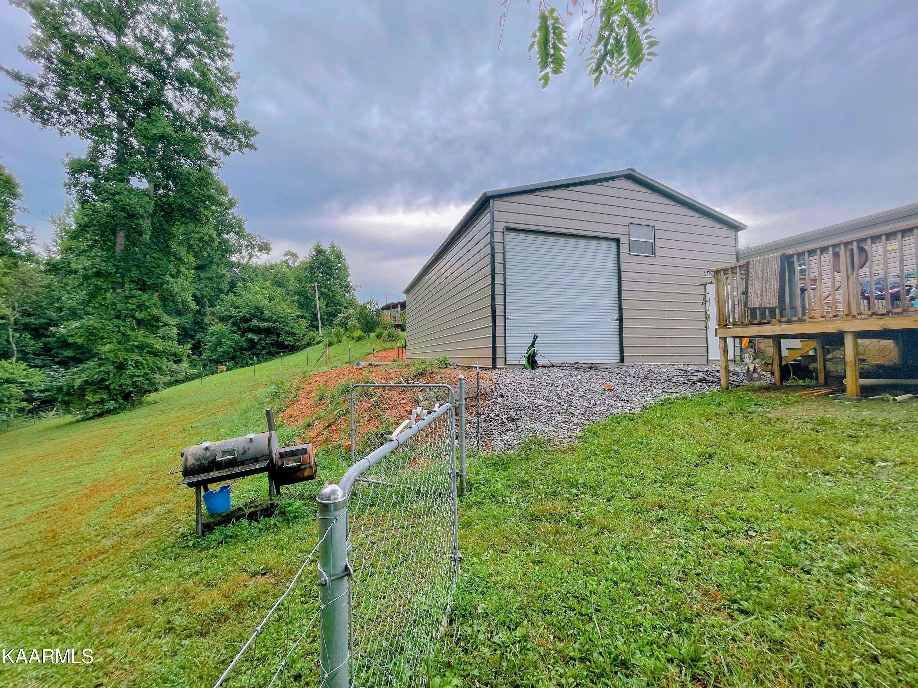 New Tazewell, TN 37825,464 Serrento LN