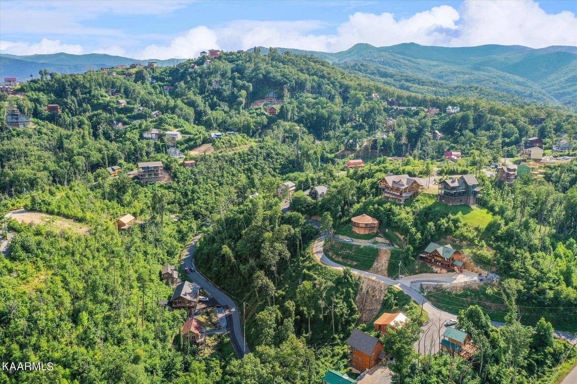 Gatlinburg, TN 37738,527 Edgewood DR