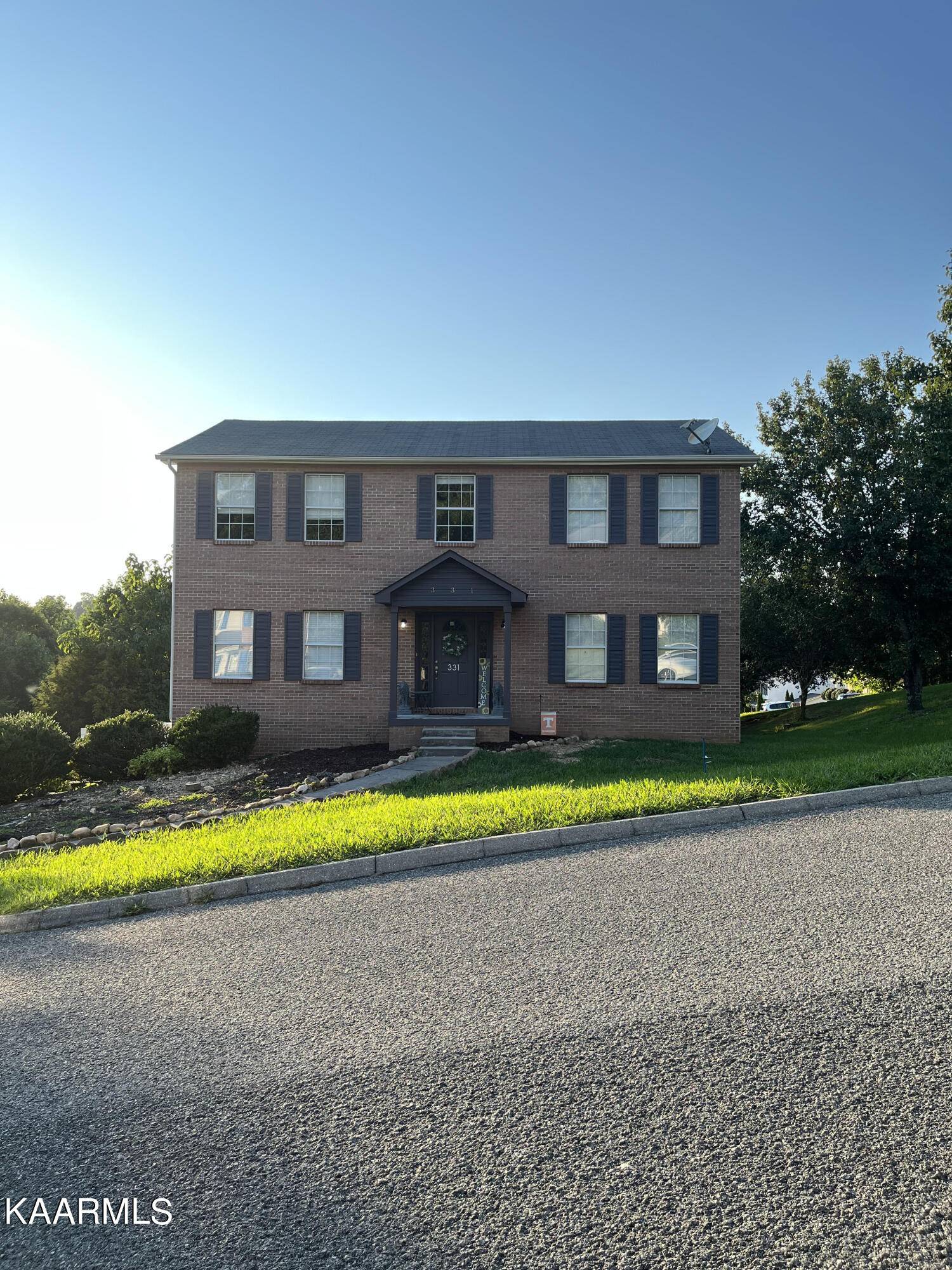 Powell, TN 37849,331 Fox Hunters CT