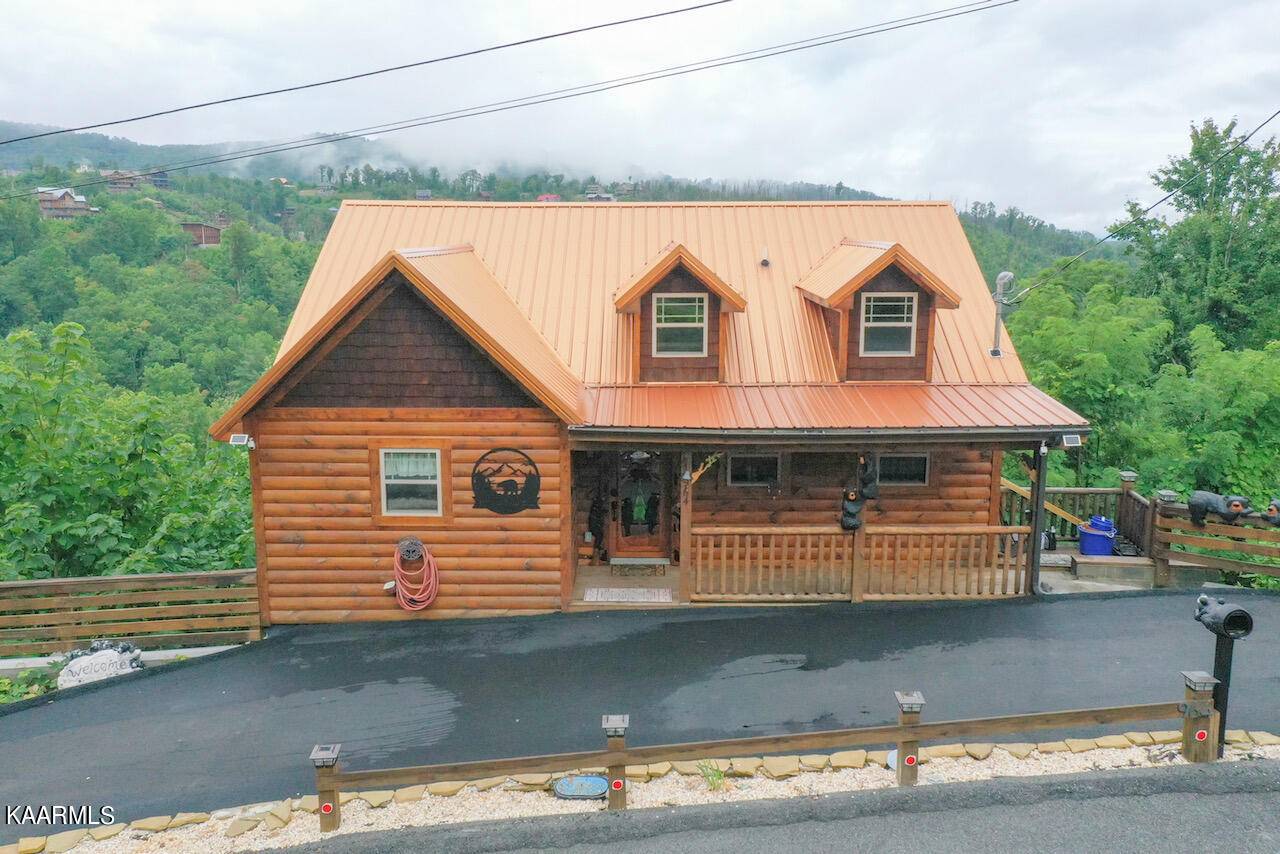 Gatlinburg, TN 37738,964 Village Loop Rd